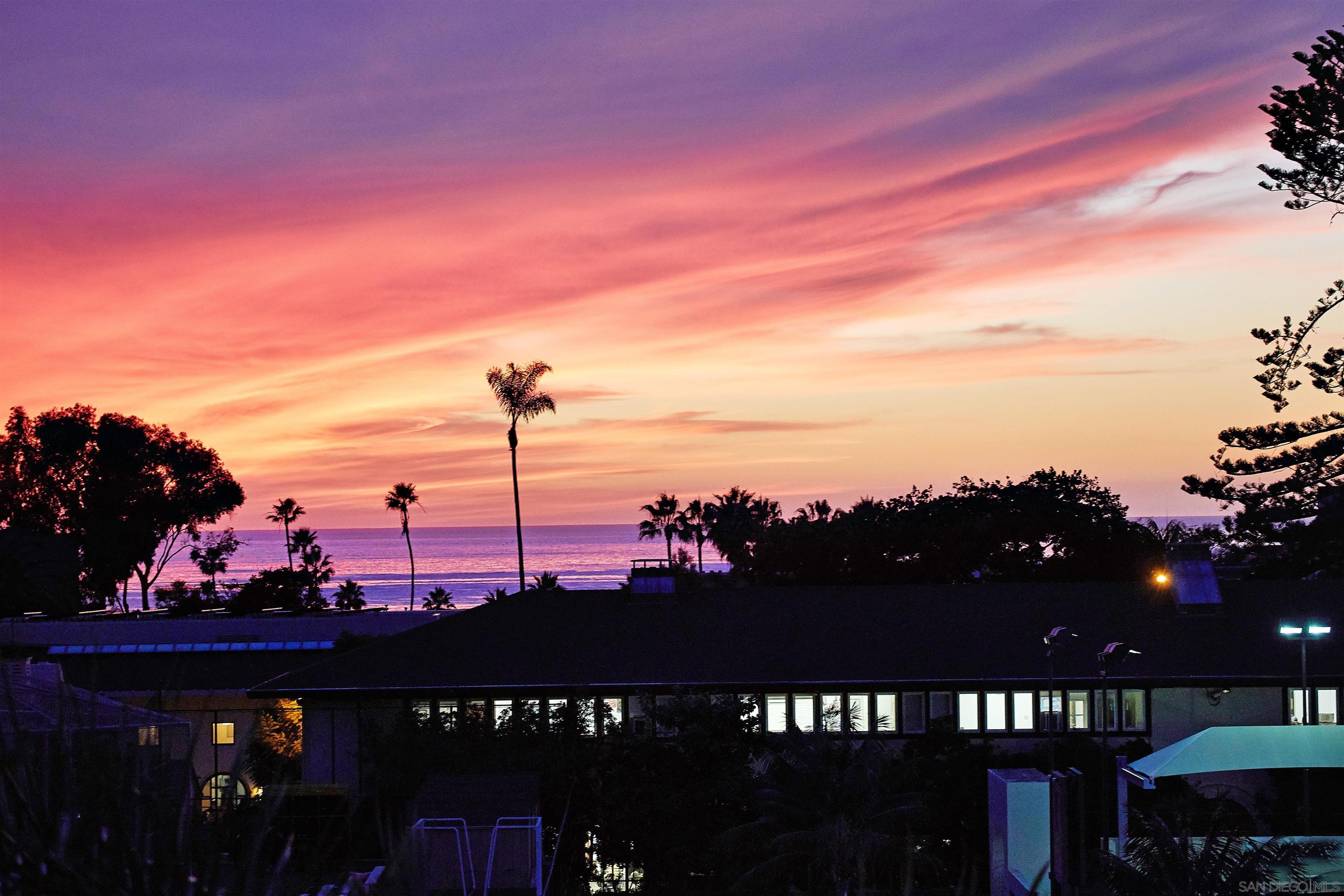 Detail Gallery Image 3 of 25 For 718  Silver St, La Jolla,  CA 92037 - 3 Beds | 3 Baths