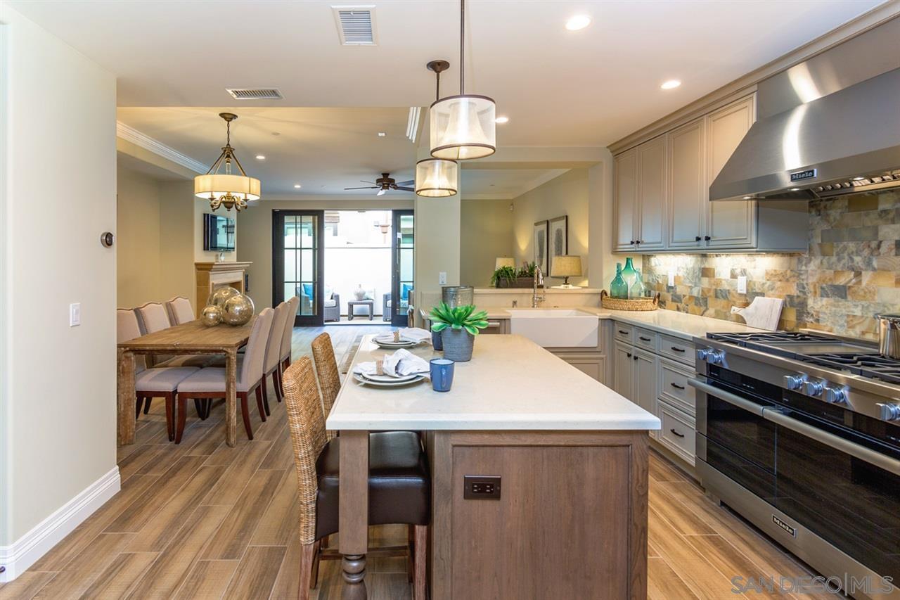 Detail Gallery Image 10 of 25 For 718  Silver St, La Jolla,  CA 92037 - 3 Beds | 3 Baths