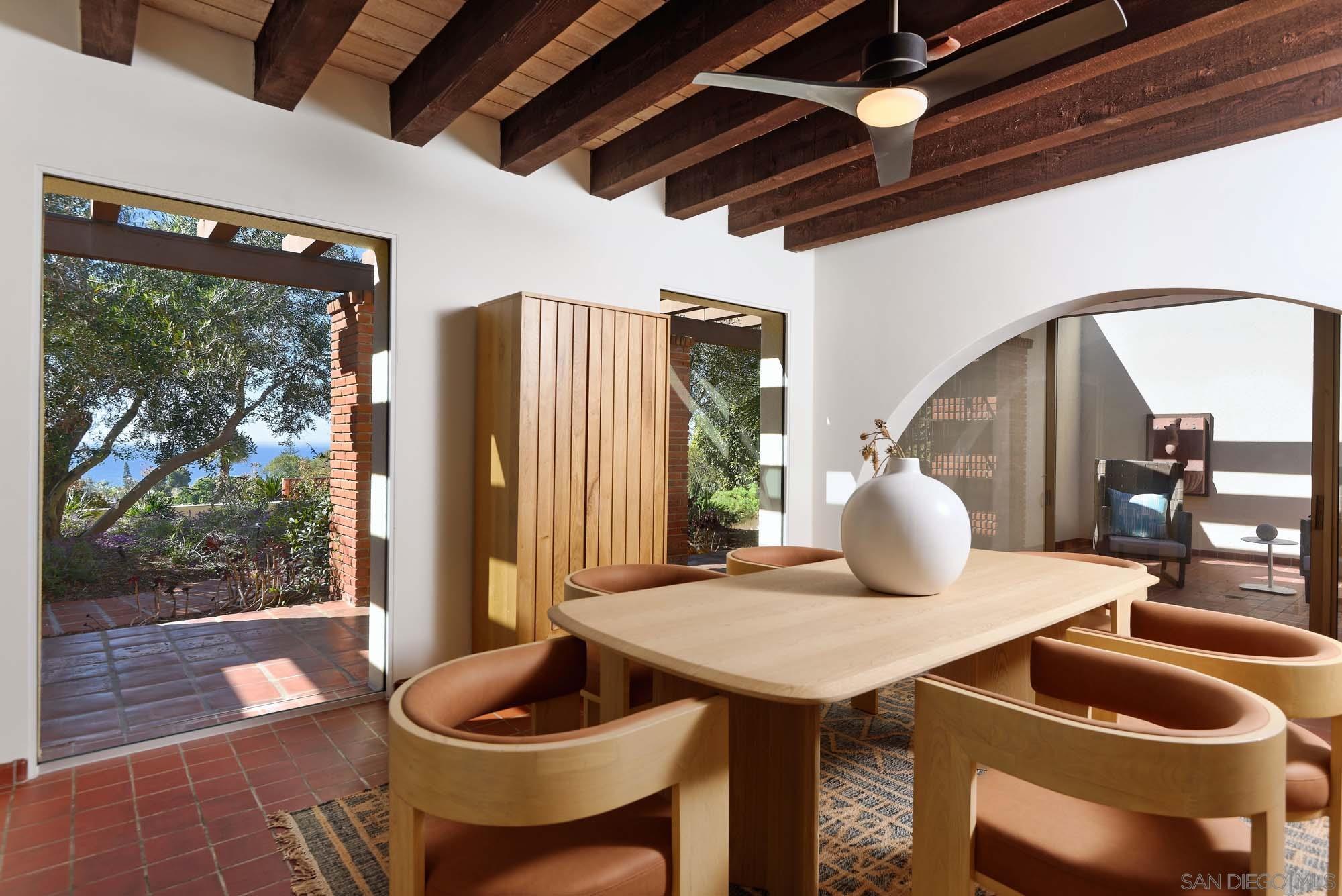 Detail Gallery Image 8 of 32 For 7363  Fairway Rd, La Jolla,  CA 92037 - 3 Beds | 2/1 Baths