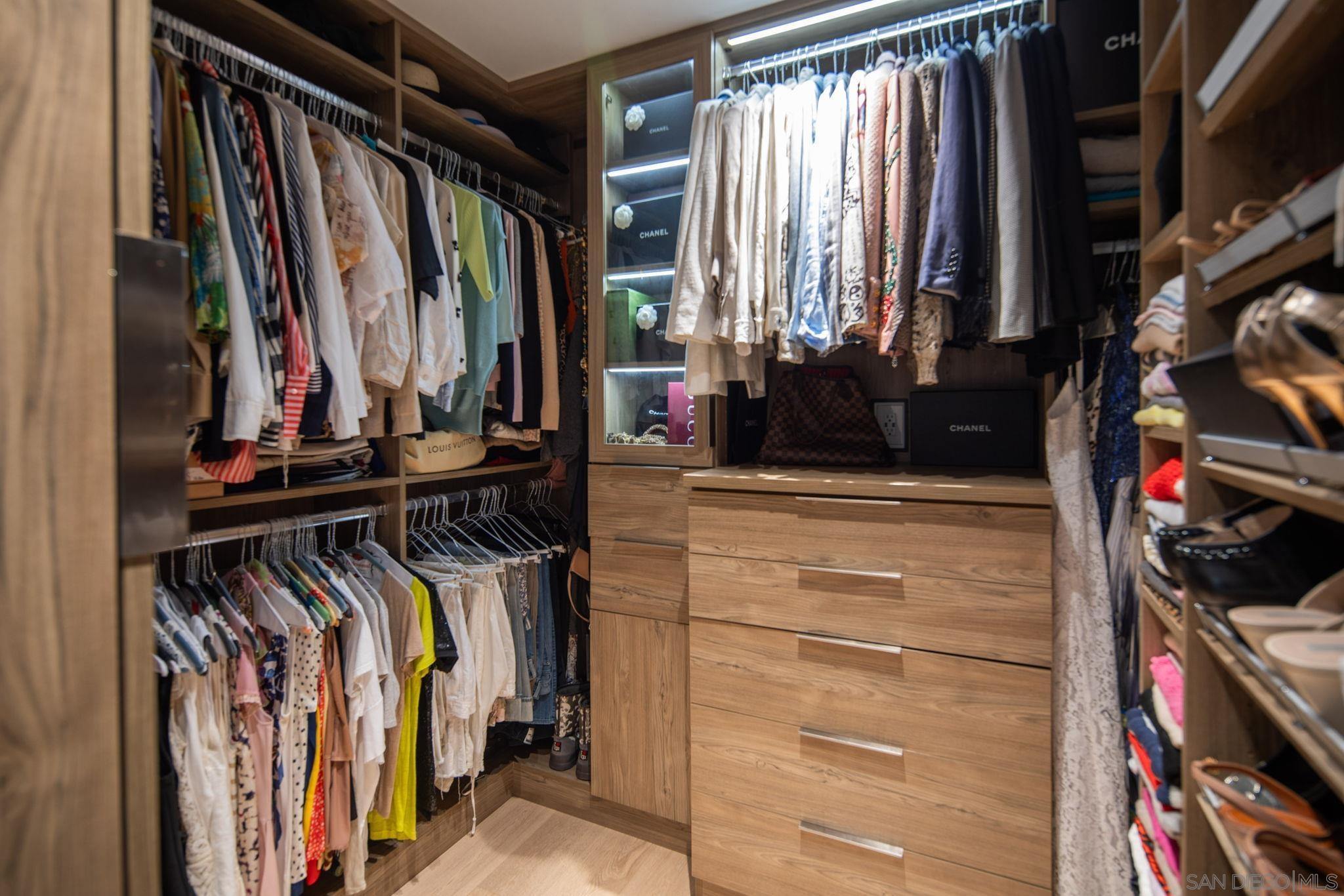 Detail Gallery Image 29 of 55 For 1325  Pacific Hwy  #1902,  San Diego,  CA 92101 - 2 Beds | 2 Baths