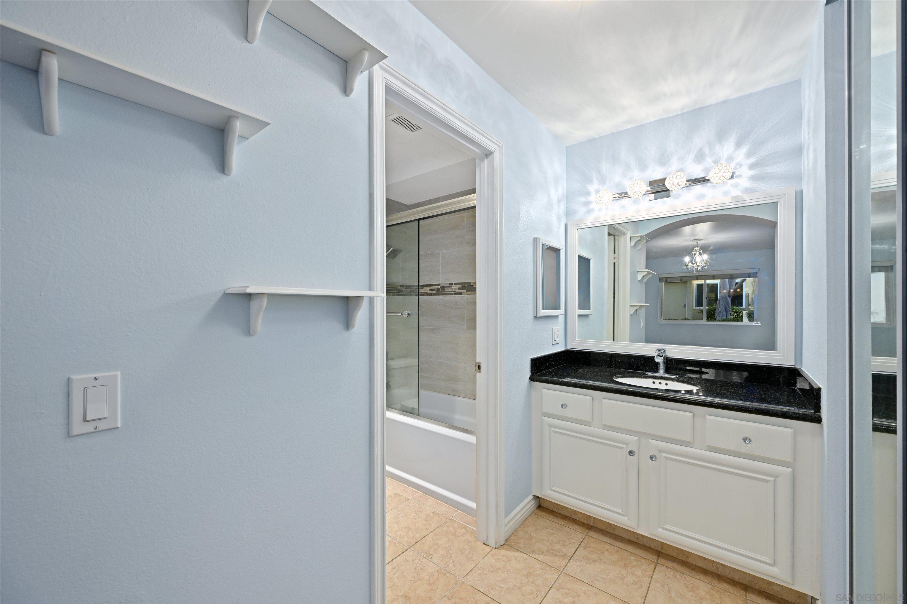 Detail Gallery Image 18 of 32 For 9939  Erma Rd  #101,  San Diego,  CA 92131 - 2 Beds | 2 Baths