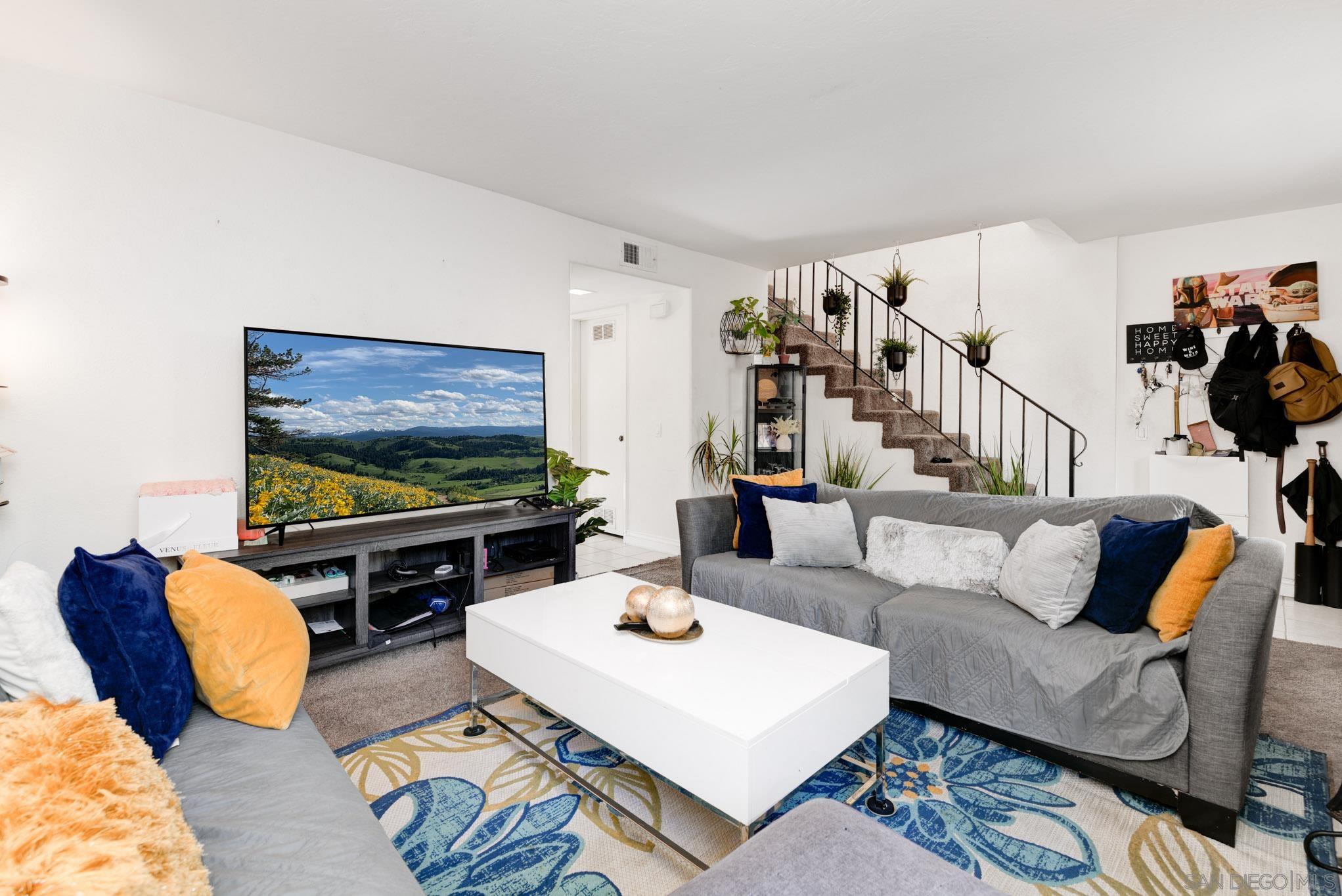 Detail Gallery Image 7 of 28 For 5865  Reo Ter  #B,  San Diego,  CA 92139 - 2 Beds | 2/1 Baths