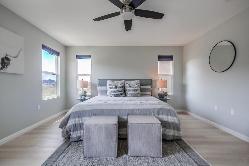 Front Image Thumbnail for SD250042995