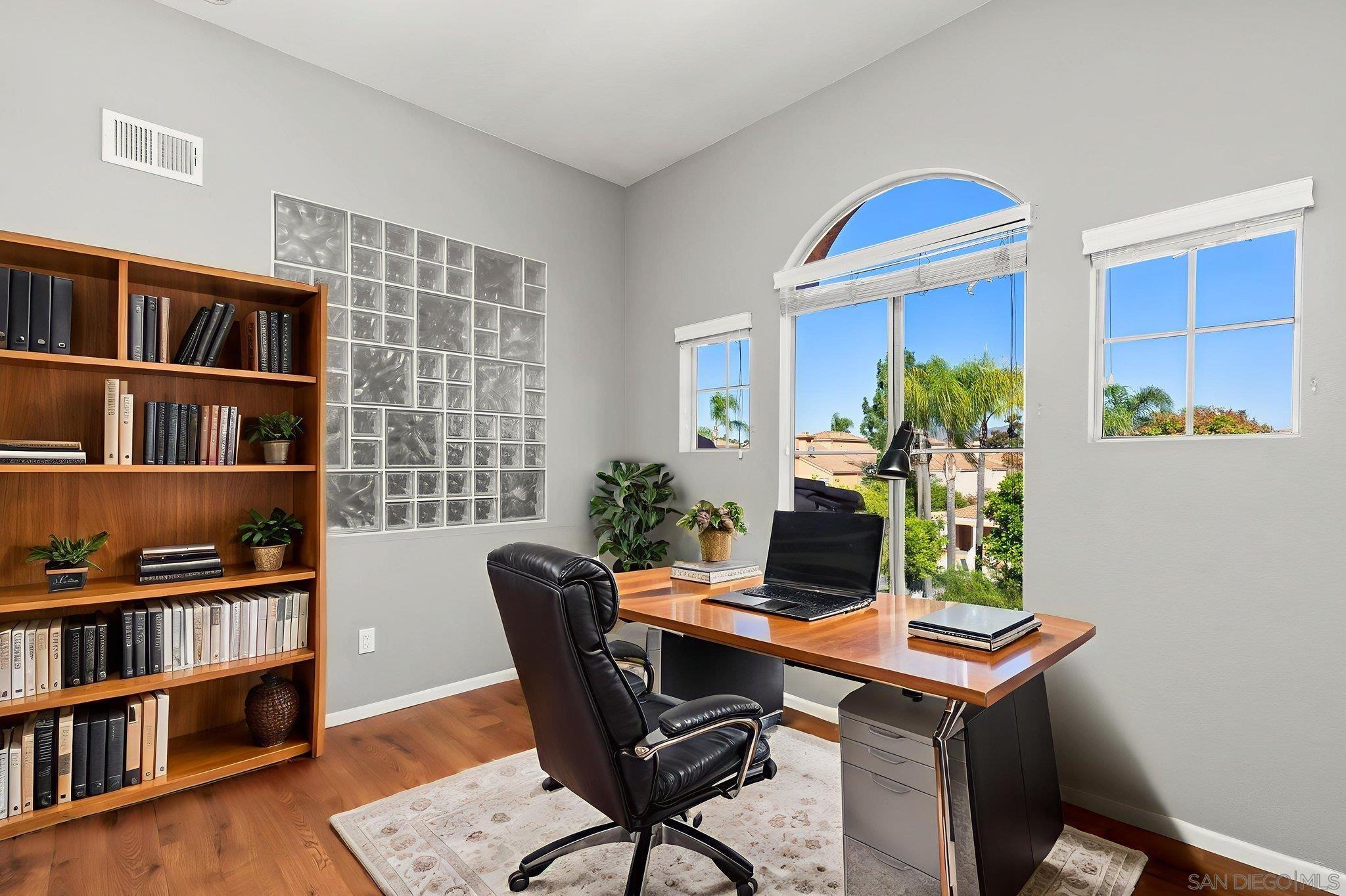 Detail Gallery Image 23 of 32 For 1397  Serena Cir  1, Chula Vista,  CA 91910 - 2 Beds | 2 Baths