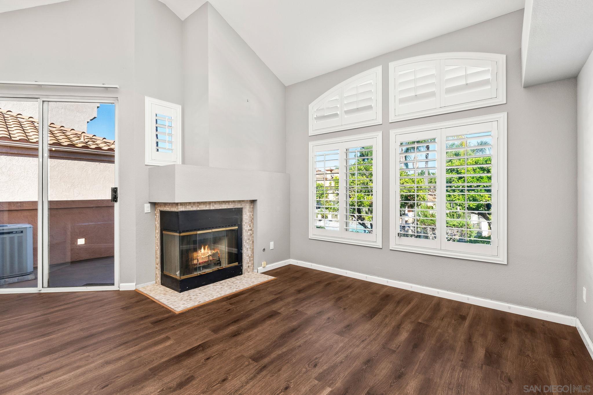 Detail Gallery Image 4 of 32 For 1397  Serena Cir  1, Chula Vista,  CA 91910 - 2 Beds | 2 Baths