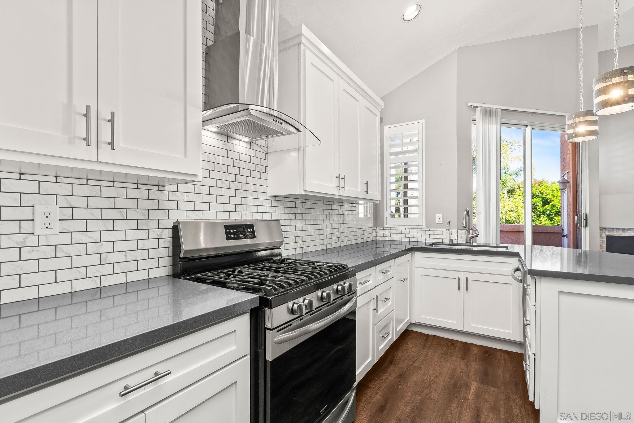 Detail Gallery Image 9 of 32 For 1397  Serena Cir  1, Chula Vista,  CA 91910 - 2 Beds | 2 Baths