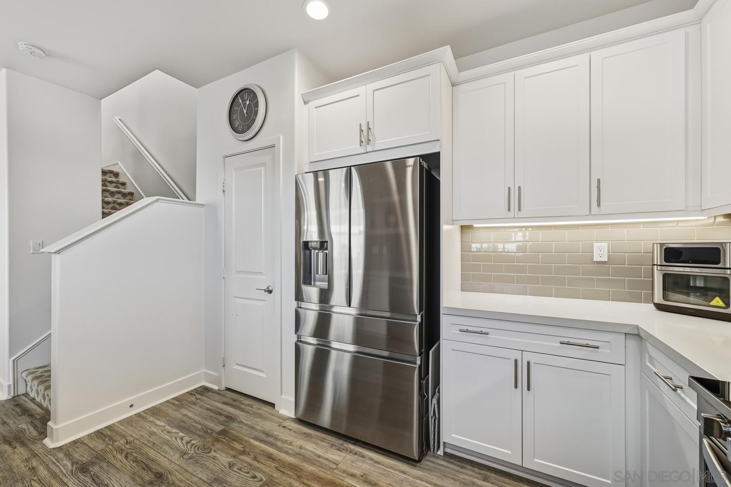 Detail Gallery Image 9 of 37 For 4346  Nautilus Way  #6,  Oceanside,  CA 92056 - 4 Beds | 4 Baths