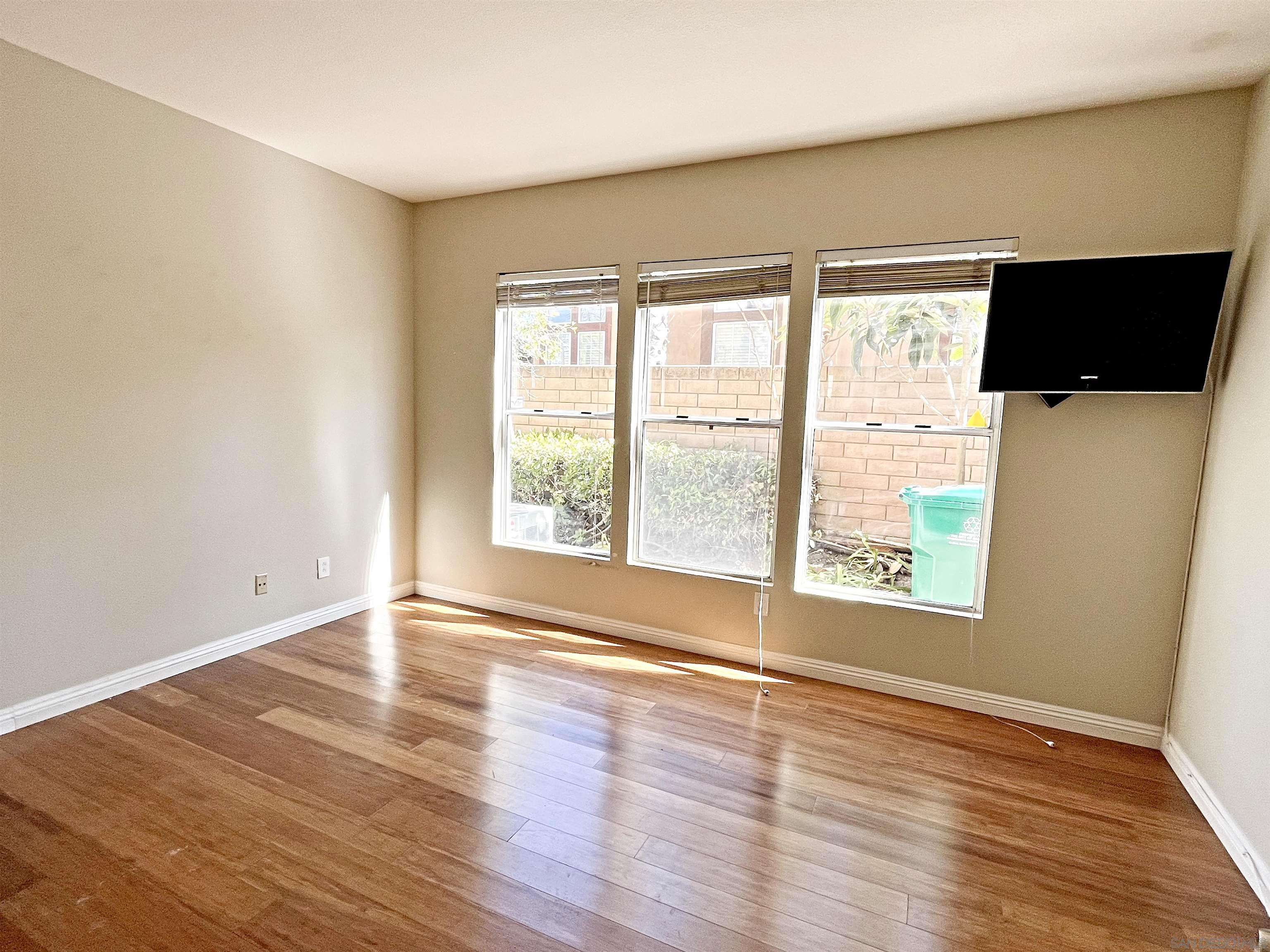 Detail Gallery Image 12 of 26 For 12460  Picrus St, San Diego,  CA 92129 - 5 Beds | 4 Baths