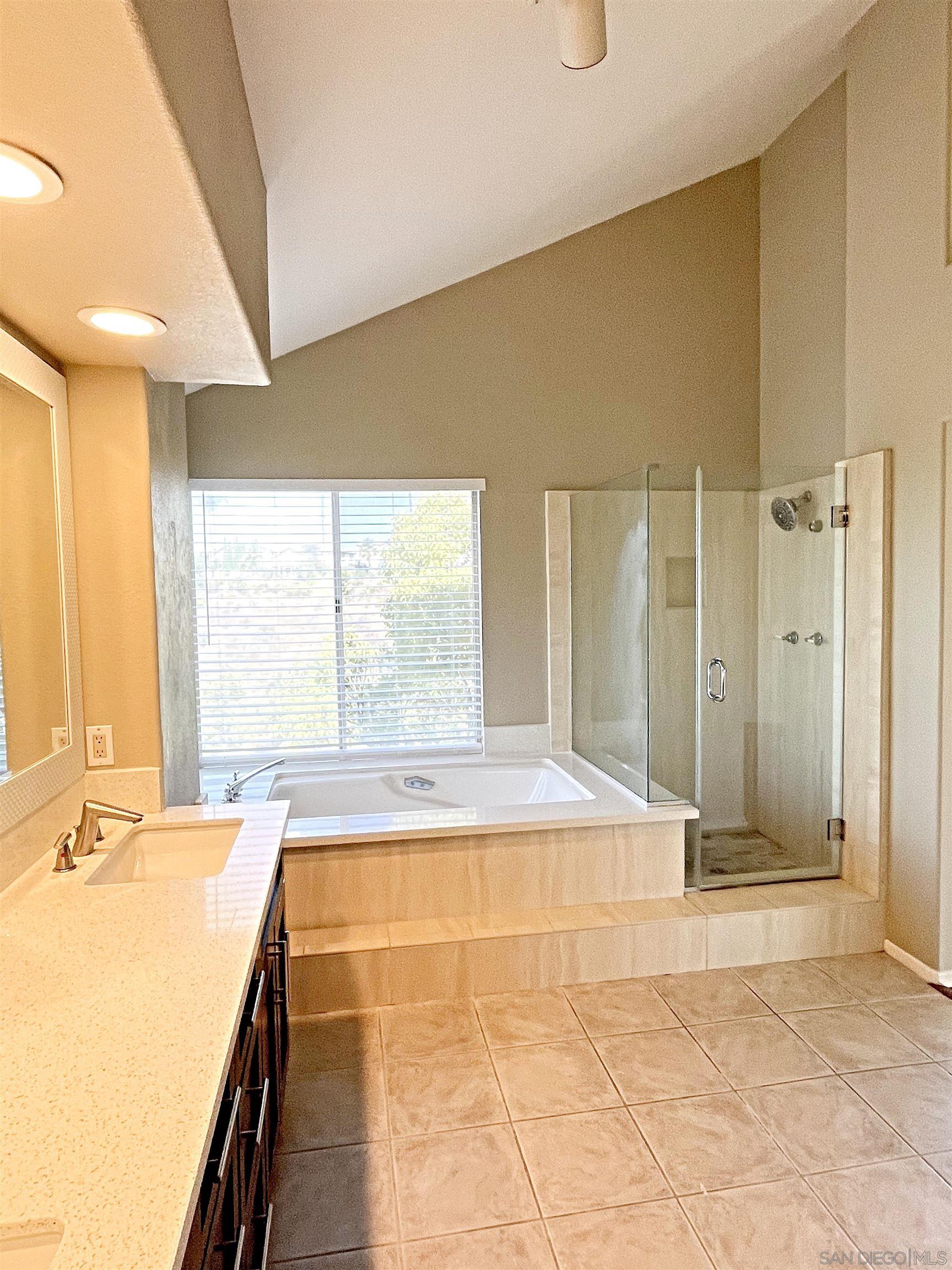 Detail Gallery Image 17 of 26 For 12460  Picrus St, San Diego,  CA 92129 - 5 Beds | 4 Baths