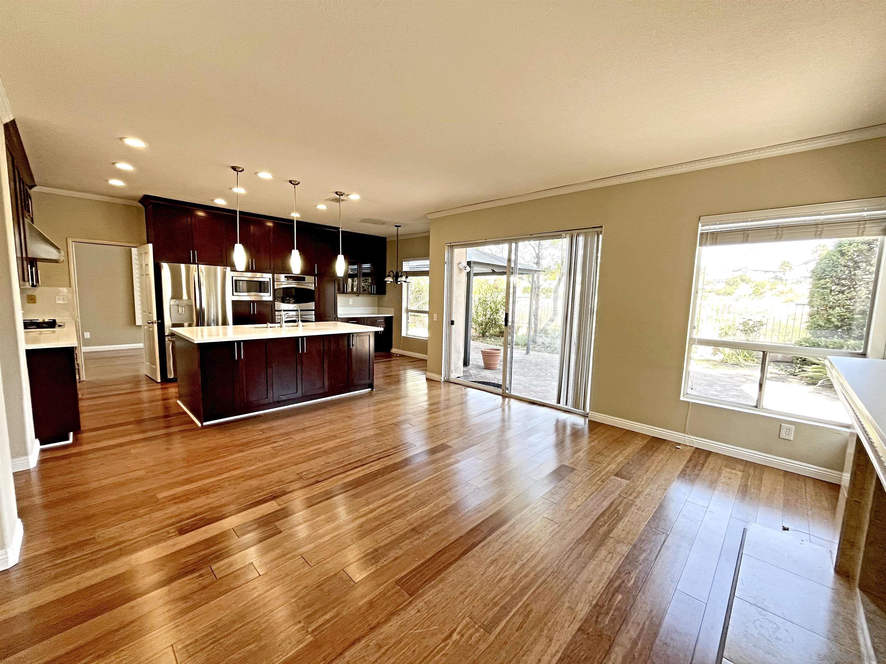 Detail Gallery Image 10 of 26 For 12460  Picrus St, San Diego,  CA 92129 - 5 Beds | 4 Baths