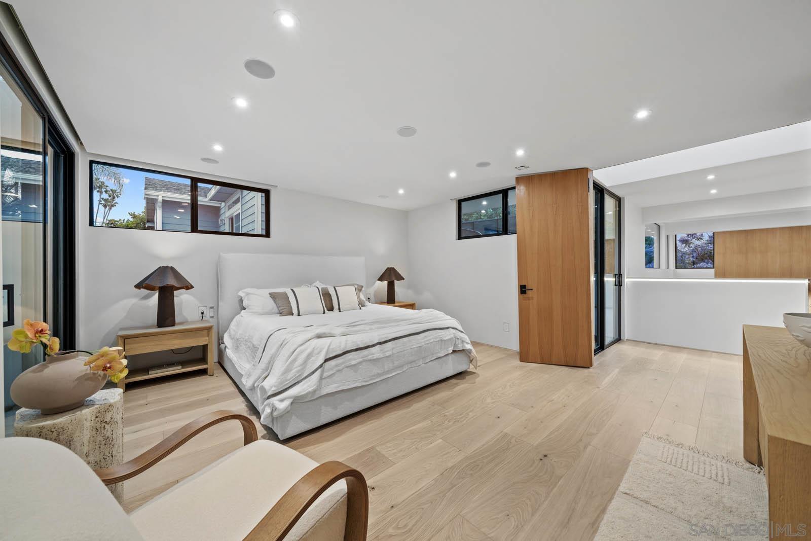 Detail Gallery Image 27 of 75 For 7376  Fay Ave, La Jolla,  CA 92037 - 8 Beds | 5 Baths