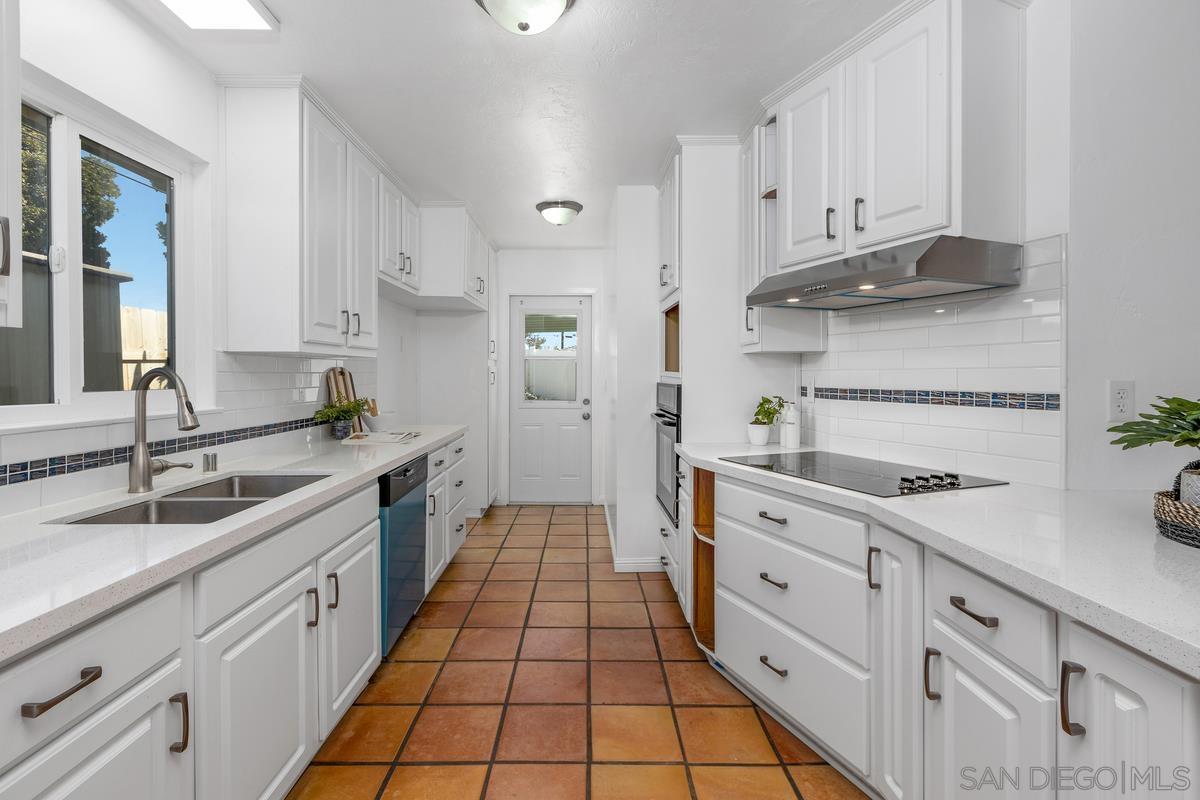 Detail Gallery Image 12 of 31 For 2567  Pheasant Drive, San Diego,  CA 92123 - 4 Beds | 2 Baths