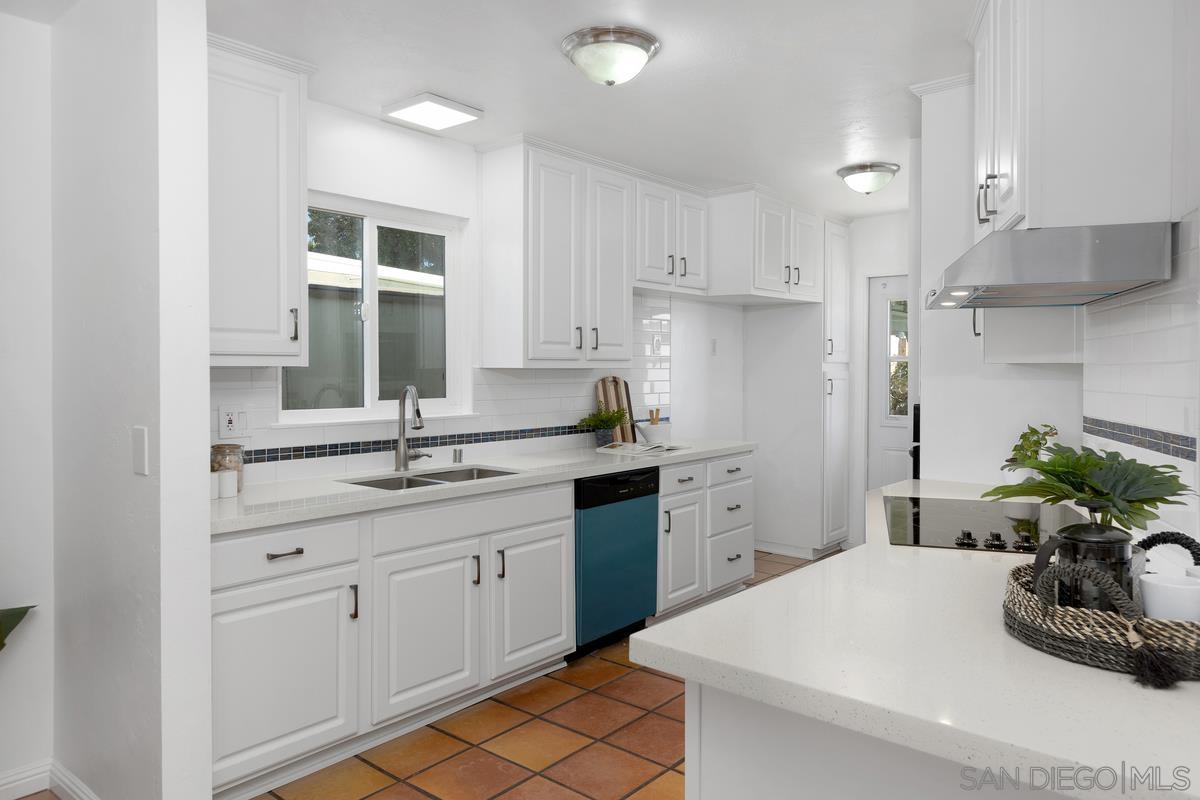 Detail Gallery Image 10 of 31 For 2567  Pheasant Drive, San Diego,  CA 92123 - 4 Beds | 2 Baths