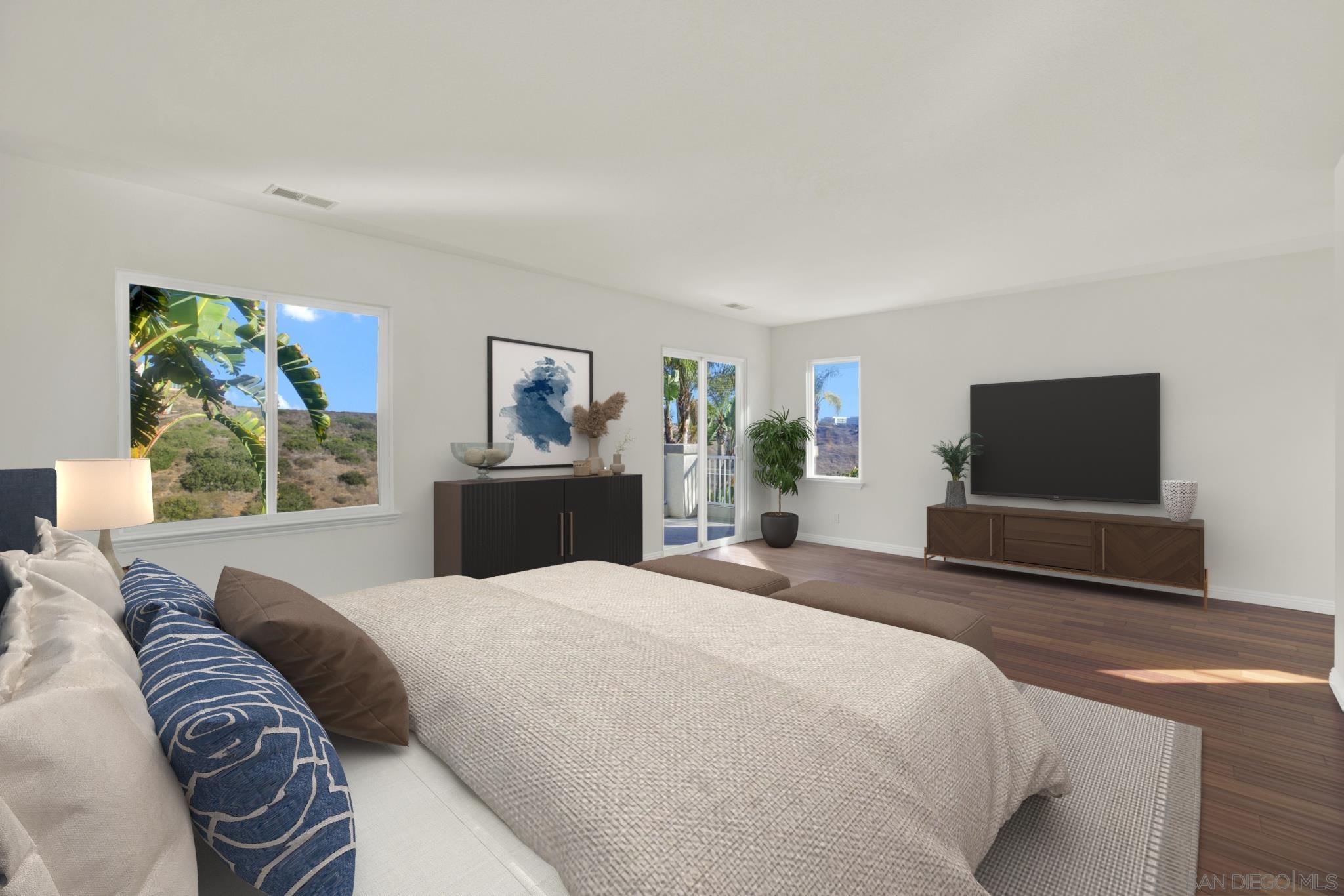 Detail Gallery Image 12 of 22 For 10553  Sand Crab Place, San Diego,  CA 92130 - 4 Beds | 3/1 Baths