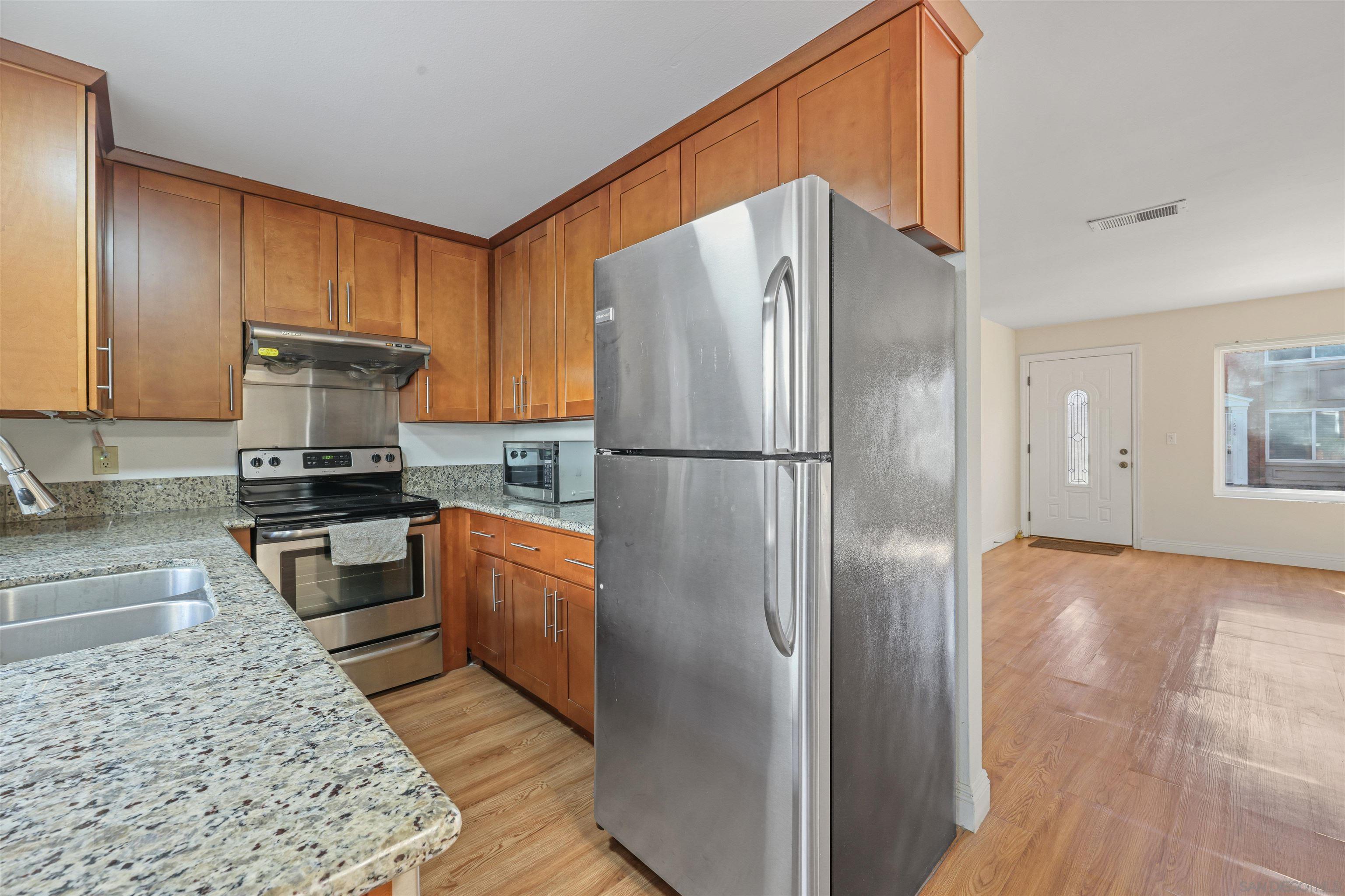 Detail Gallery Image 6 of 23 For 1652  Summertime Dr, El Cajon,  CA 92021 - 3 Beds | 1/1 Baths