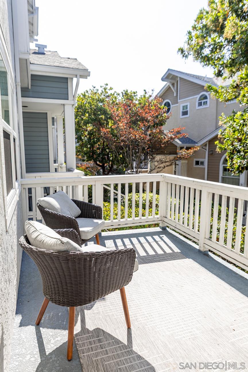 Detail Gallery Image 4 of 40 For 10060  Scripps Vista Way  #33,  San Diego,  CA 92131 - 2 Beds | 2/1 Baths