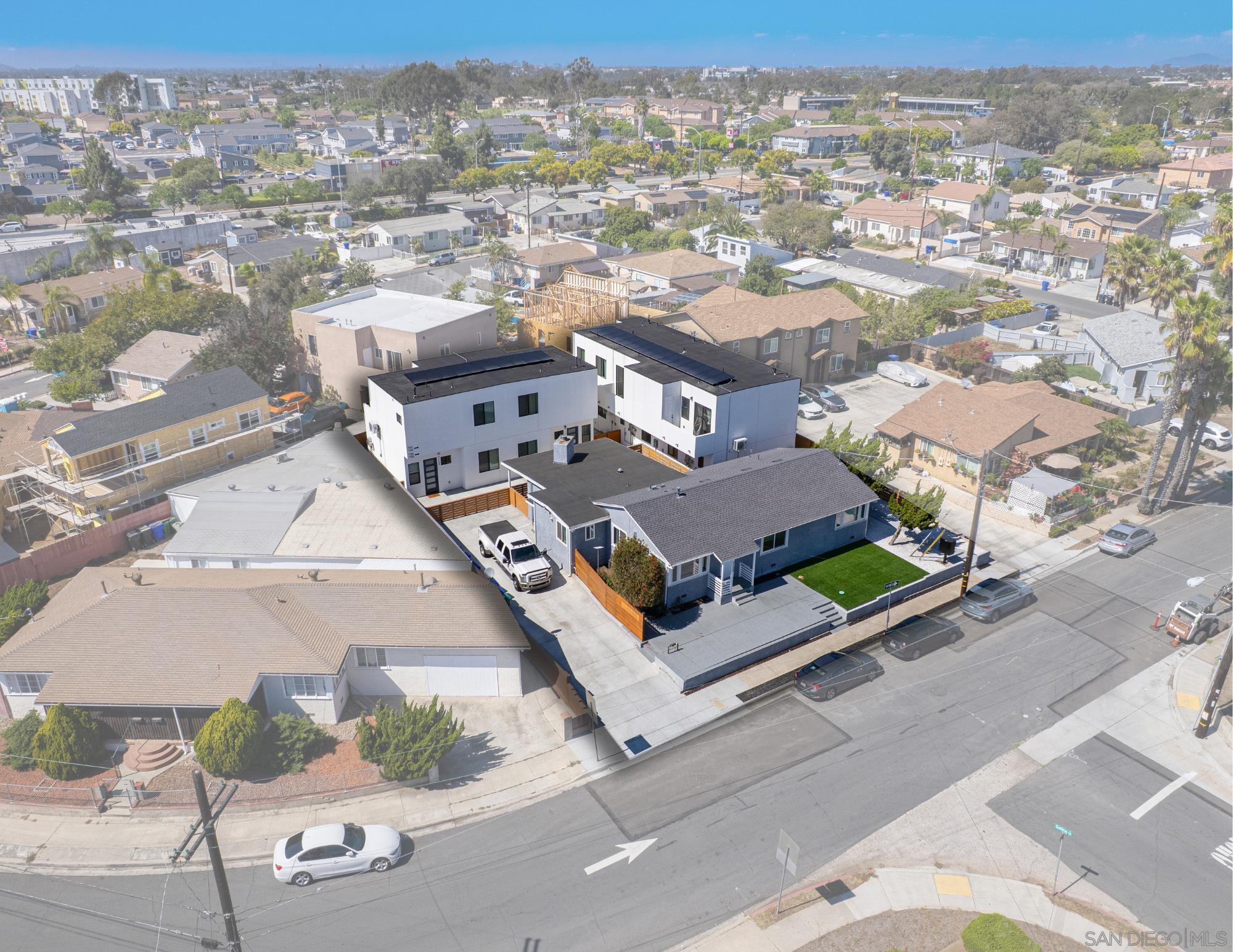 Front Image Thumbnail for SD250043035