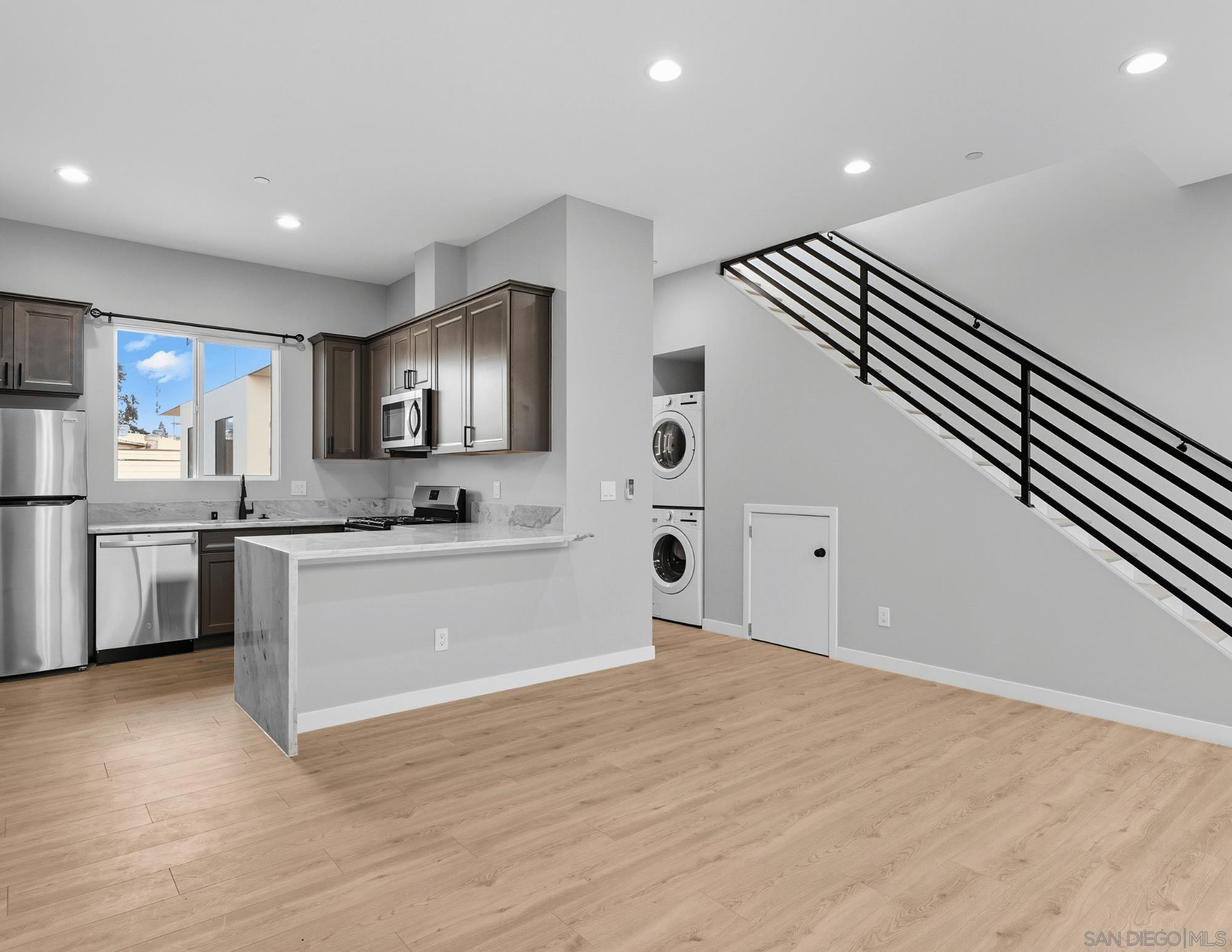 Detail Gallery Image 13 of 37 For 7128 E Hyatt St, San Diego,  CA 92111 - – Beds | – Baths