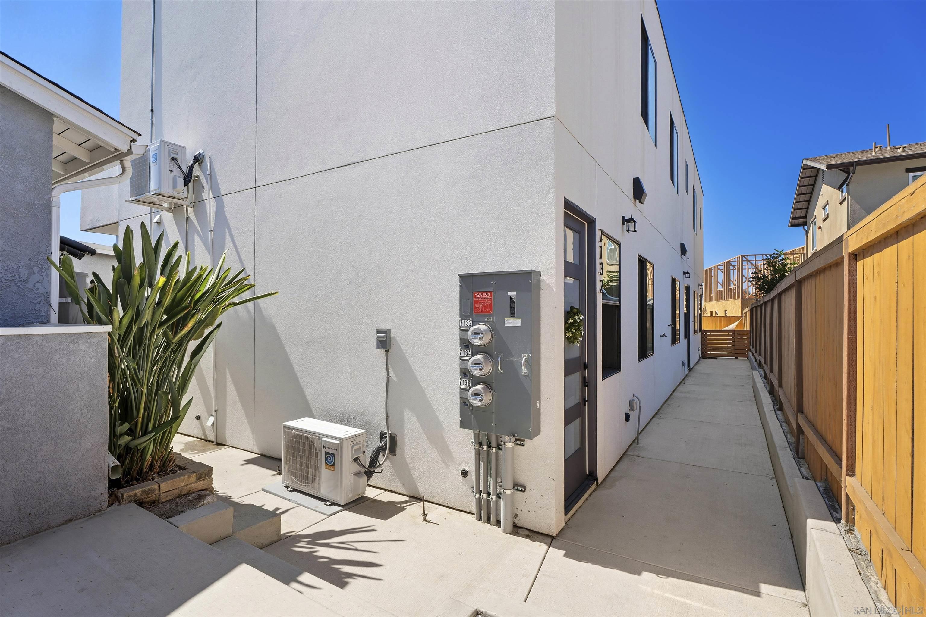 Detail Gallery Image 10 of 37 For 7128 E Hyatt St, San Diego,  CA 92111 - – Beds | – Baths