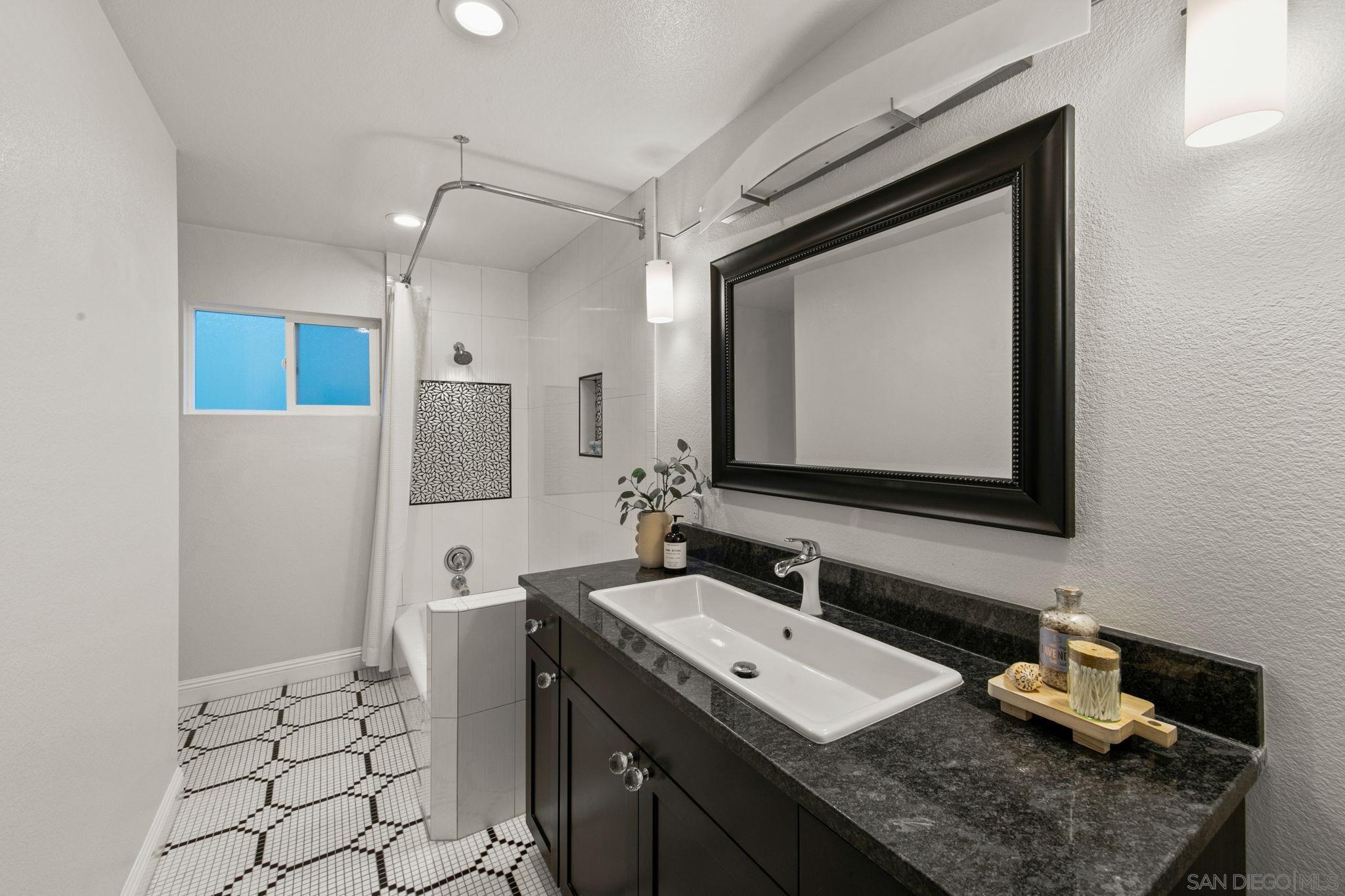 Detail Gallery Image 28 of 58 For 1525  Willow St, San Diego,  CA 92106 - 4 Beds | 4 Baths