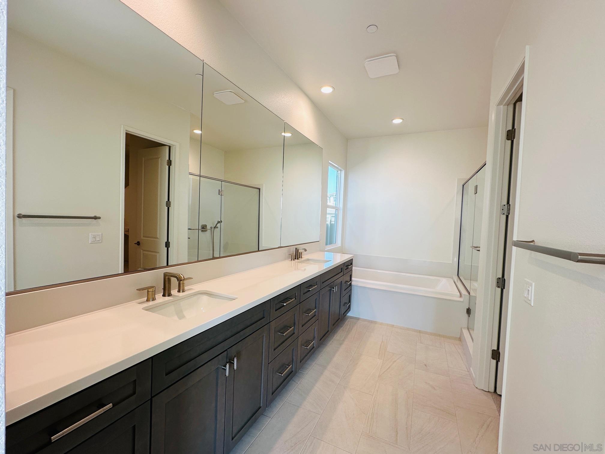 Detail Gallery Image 15 of 24 For 7845  La Mesa Summit Dr, La Mesa,  CA 91941 - 3 Beds | 3/1 Baths