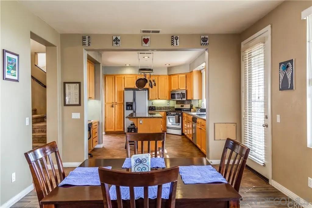 Detail Gallery Image 11 of 34 For 531  Poets Sq, Fallbrook,  CA 92028 - 4 Beds | 3 Baths