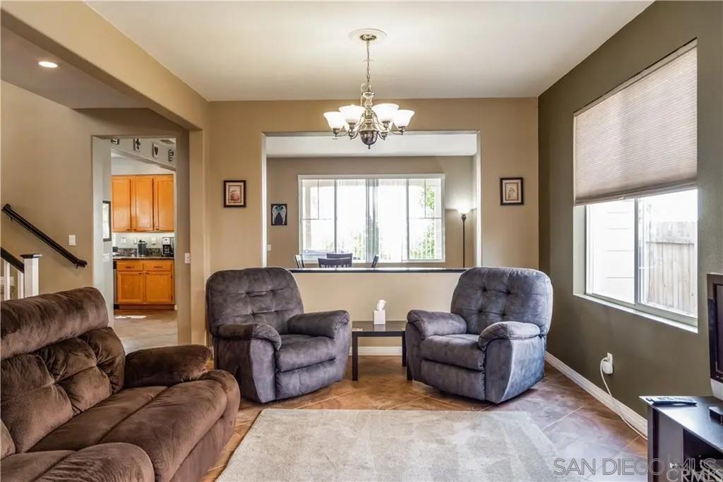 Detail Gallery Image 5 of 34 For Poets Sq, Fallbrook,  CA 92028 - 4 Beds | 3 Baths