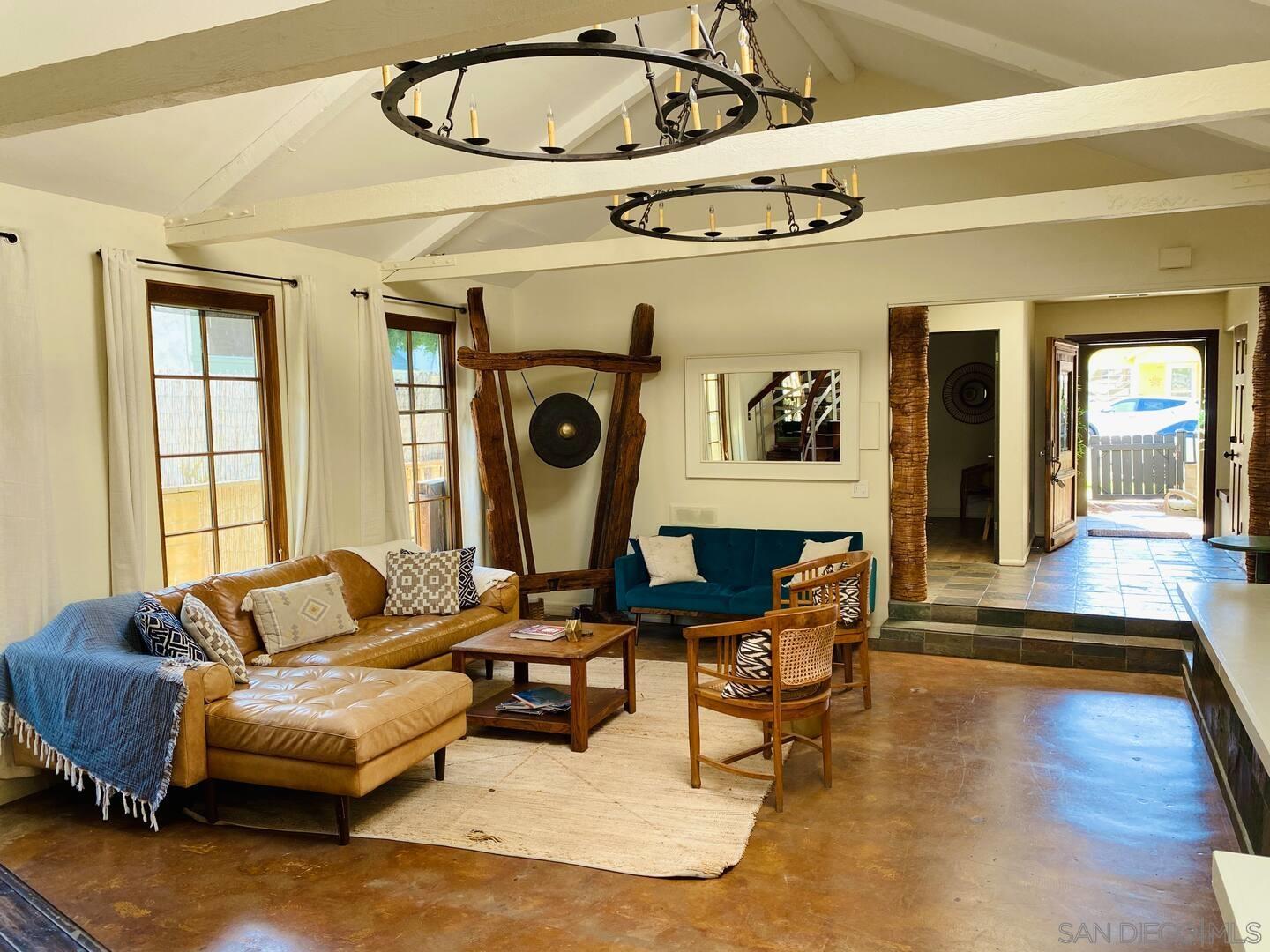 Detail Gallery Image 3 of 22 For 513  3rd St, Encinitas,  CA 92024 - 3 Beds | 3 Baths