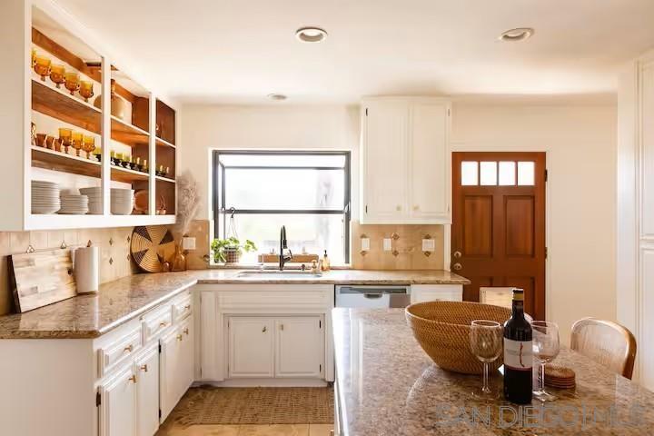 Detail Gallery Image 13 of 41 For 837  4th Street, Encinitas,  CA 92024 - 3 Beds | 4 Baths