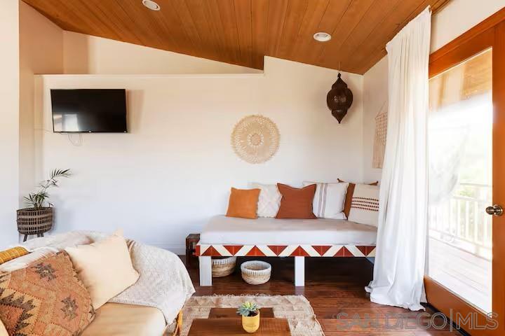 Detail Gallery Image 27 of 41 For 837  4th Street, Encinitas,  CA 92024 - 3 Beds | 4 Baths