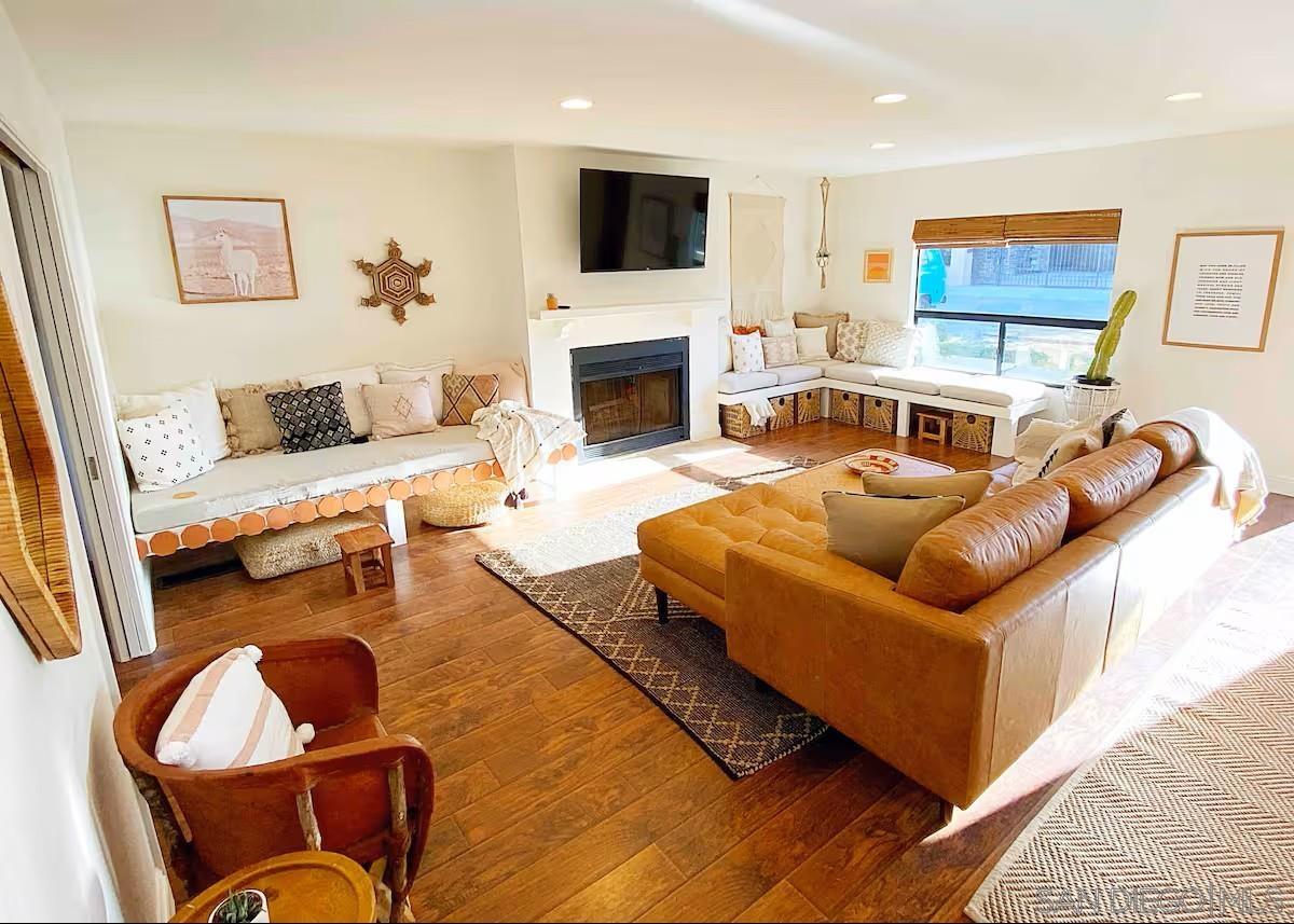 Detail Gallery Image 8 of 41 For 837  4th Street, Encinitas,  CA 92024 - 3 Beds | 4 Baths