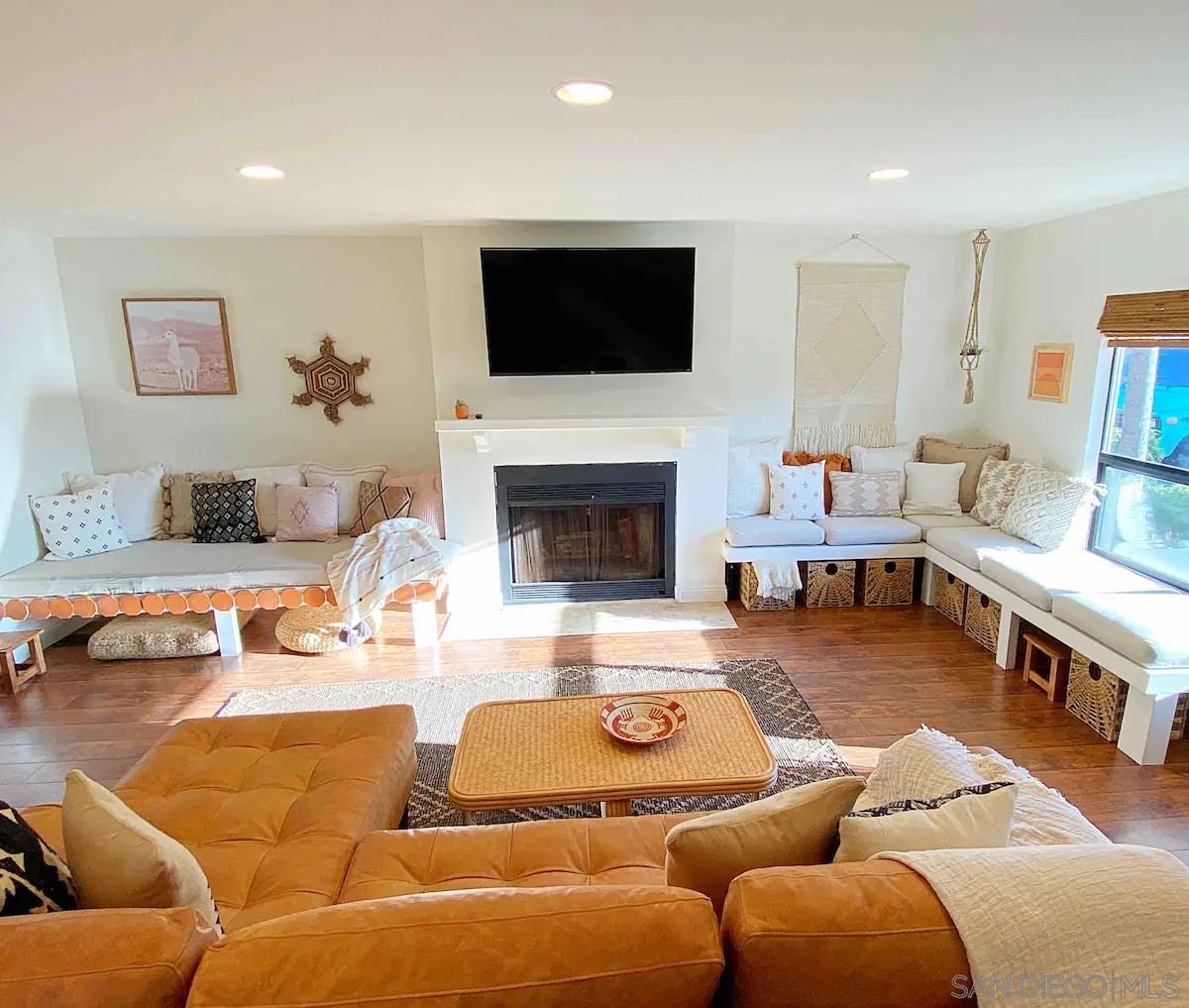 Detail Gallery Image 9 of 41 For 837  4th Street, Encinitas,  CA 92024 - 3 Beds | 4 Baths