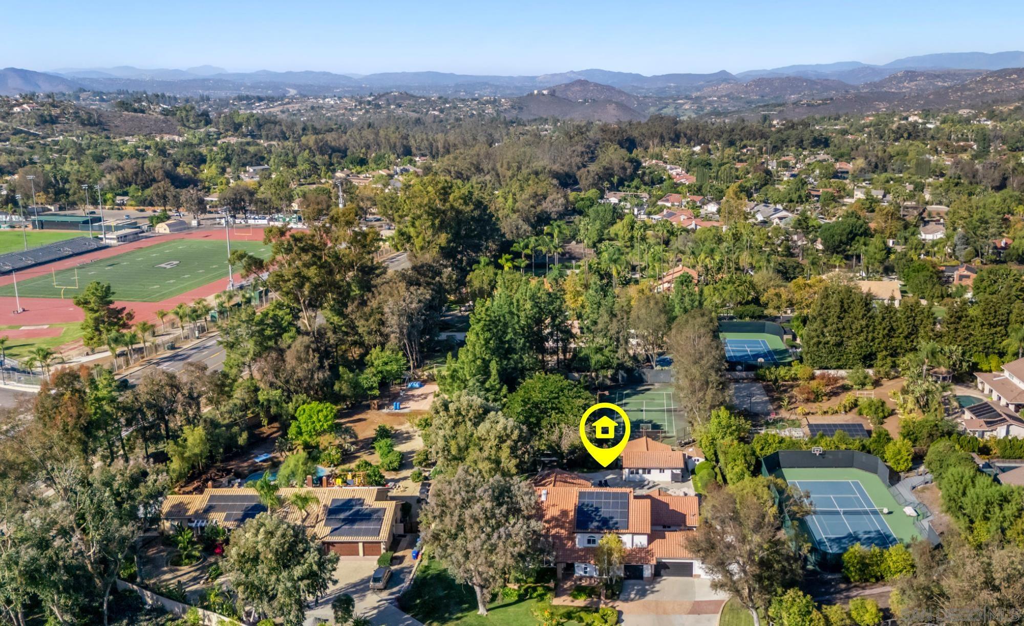 Detail Gallery Image 4 of 53 For 14224  Harrow Place, Poway,  CA 92064 - 6 Beds | 5/1 Baths