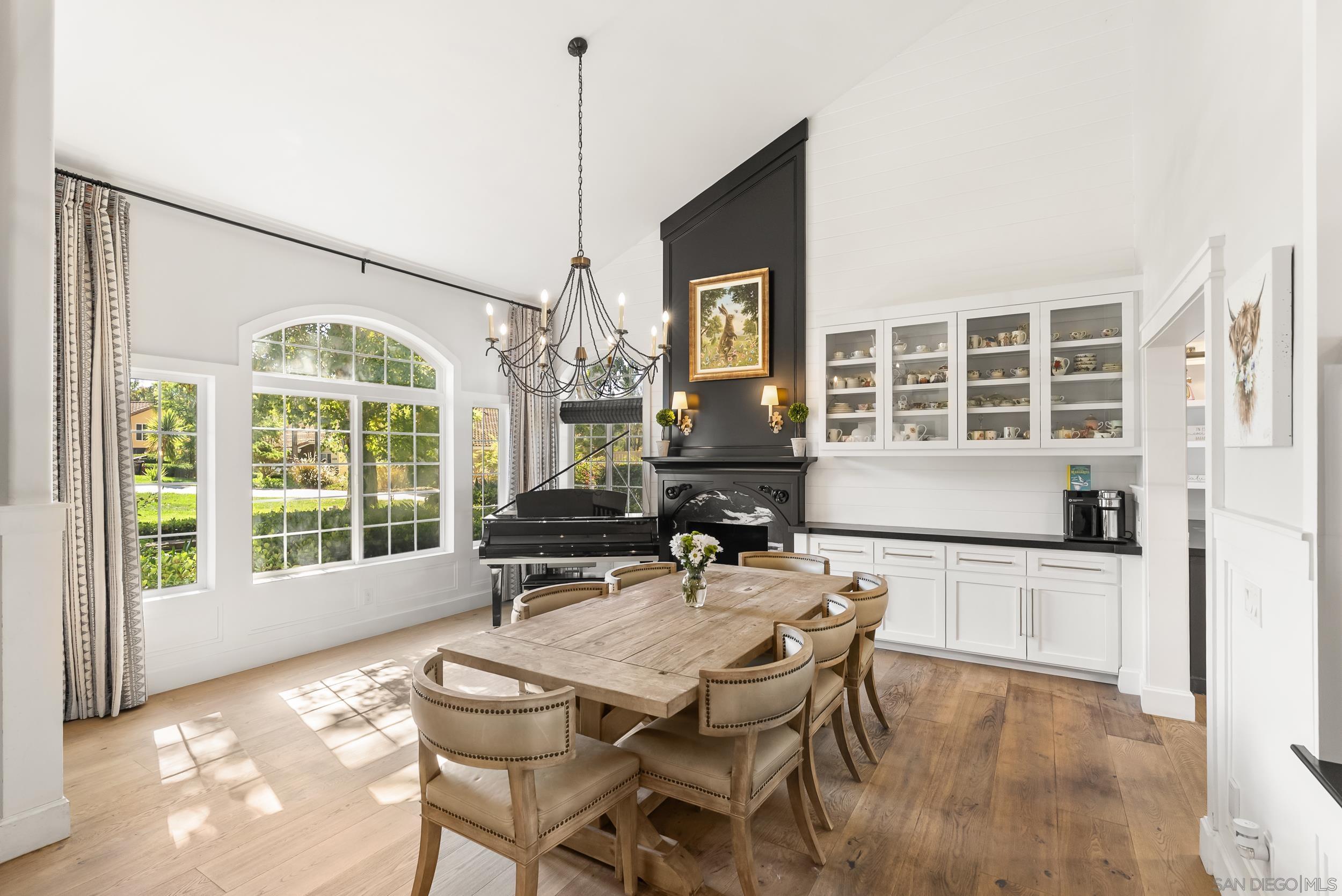 Detail Gallery Image 6 of 53 For 14224  Harrow Place, Poway,  CA 92064 - 6 Beds | 5/1 Baths