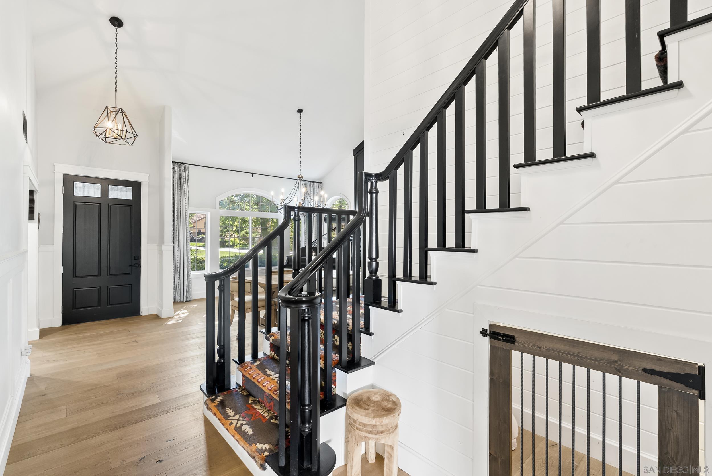 Detail Gallery Image 7 of 53 For 14224  Harrow Place, Poway,  CA 92064 - 6 Beds | 5/1 Baths