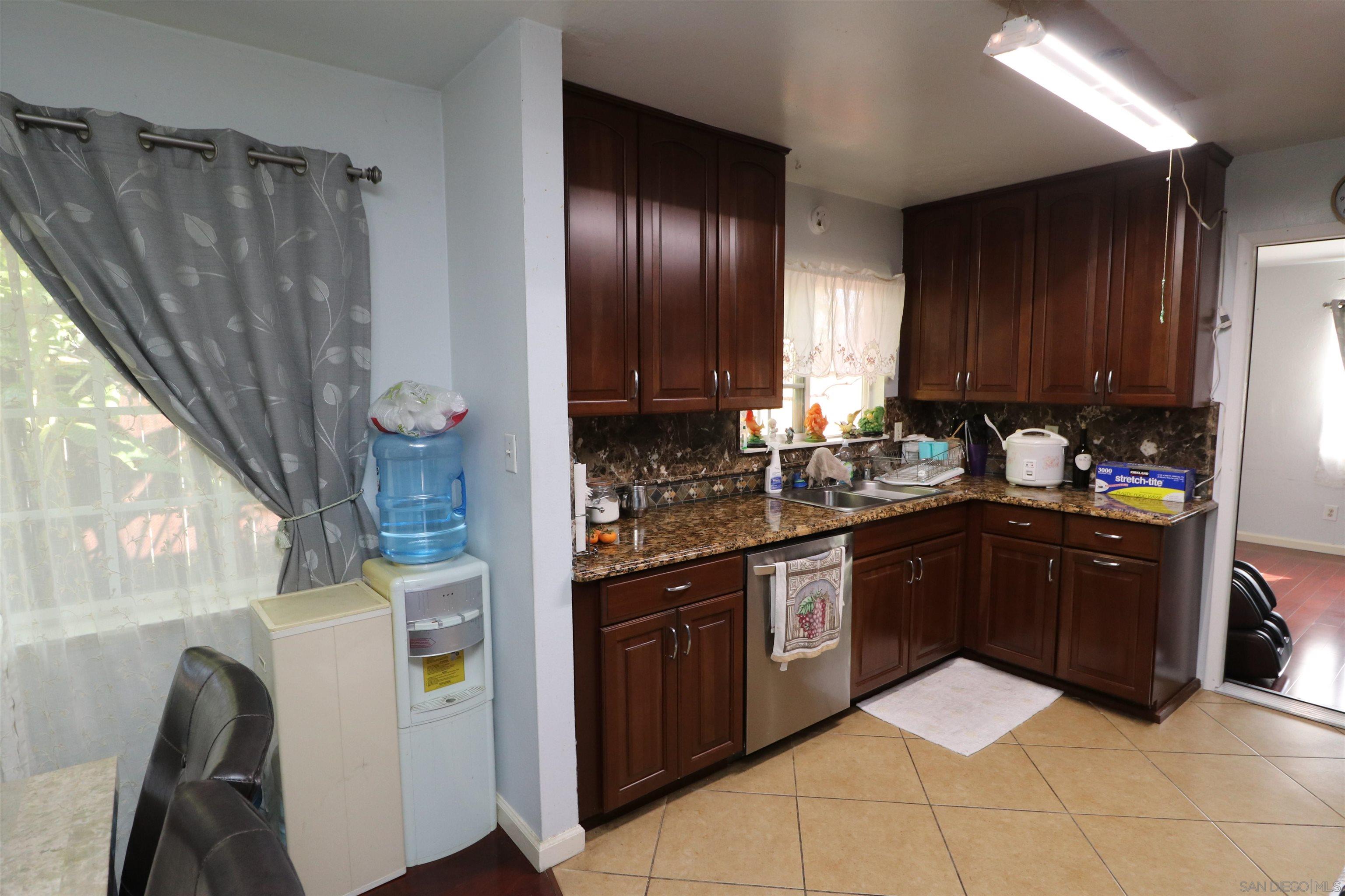 Detail Gallery Image 12 of 49 For 2321  Cardinal Dr, San Diego,  CA 92123 - 3 Beds | 2 Baths