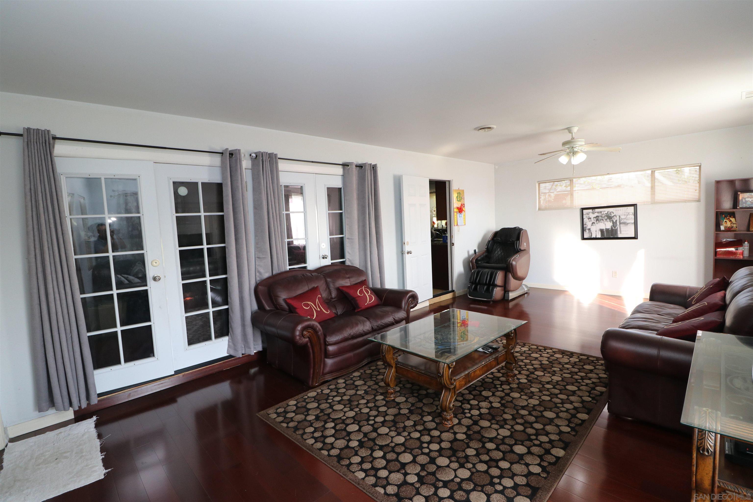 Detail Gallery Image 4 of 49 For 2321  Cardinal Dr, San Diego,  CA 92123 - 3 Beds | 2 Baths