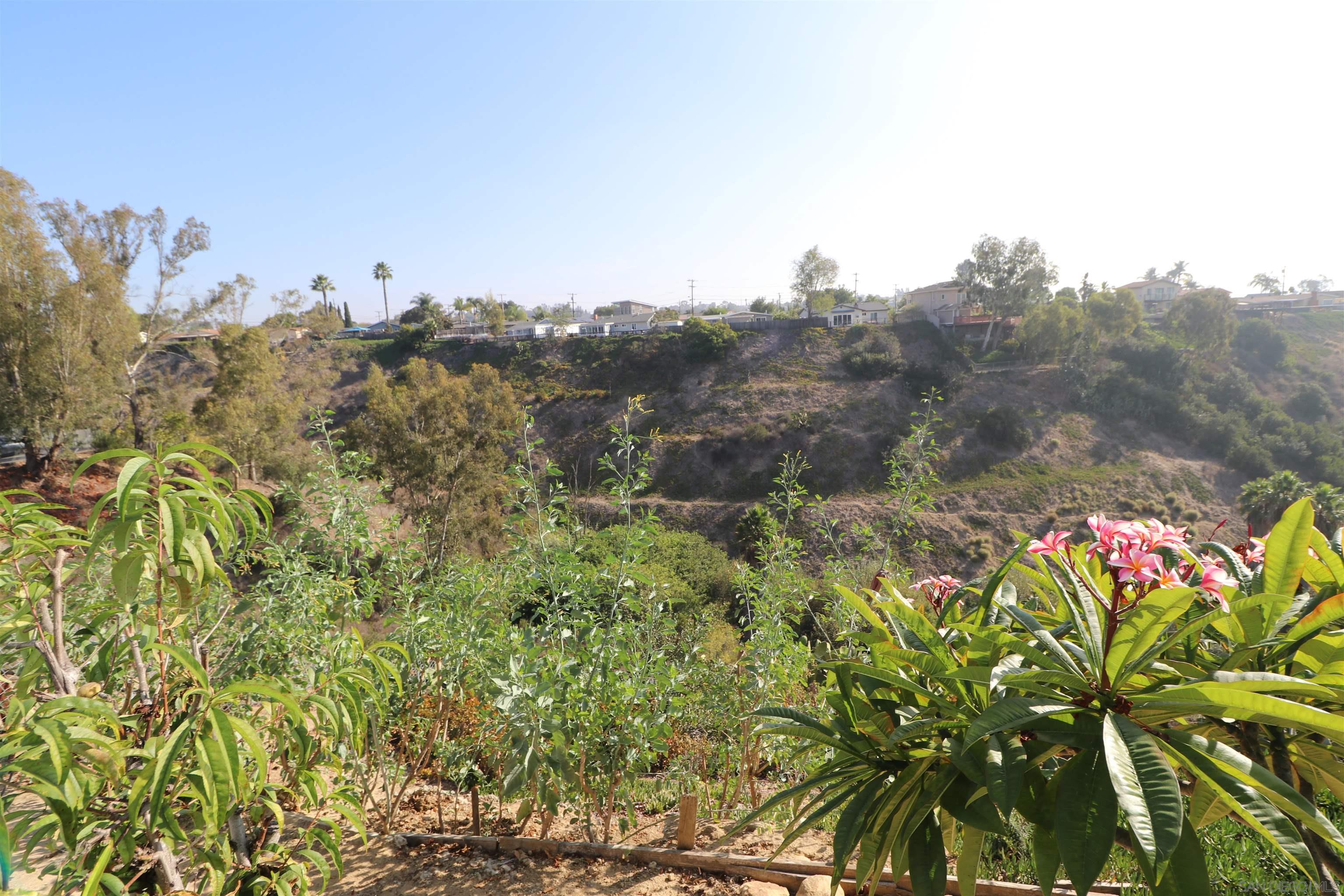 Detail Gallery Image 39 of 49 For 2321  Cardinal Dr, San Diego,  CA 92123 - 3 Beds | 2 Baths