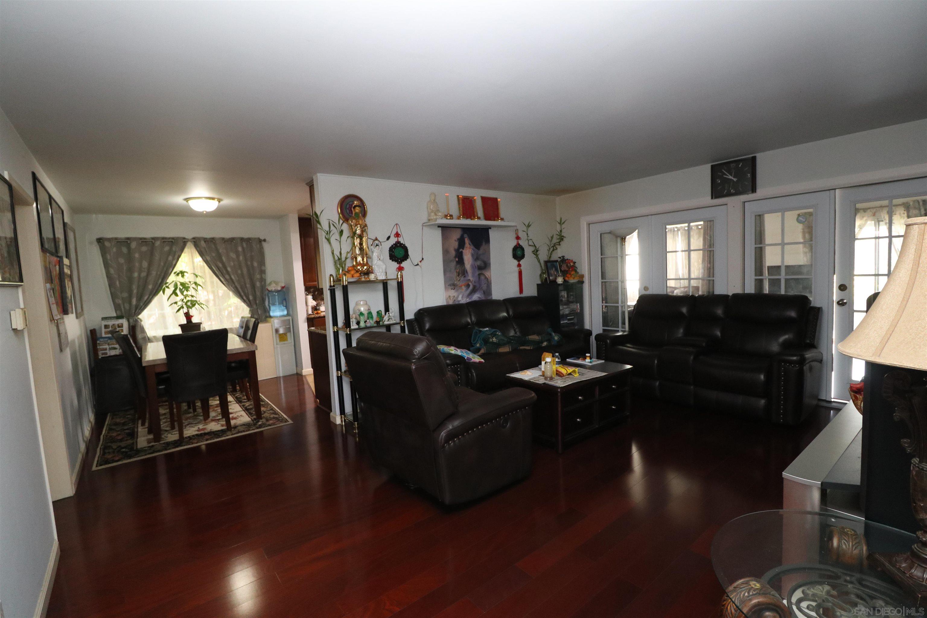 Detail Gallery Image 8 of 49 For 2321  Cardinal Dr, San Diego,  CA 92123 - 3 Beds | 2 Baths