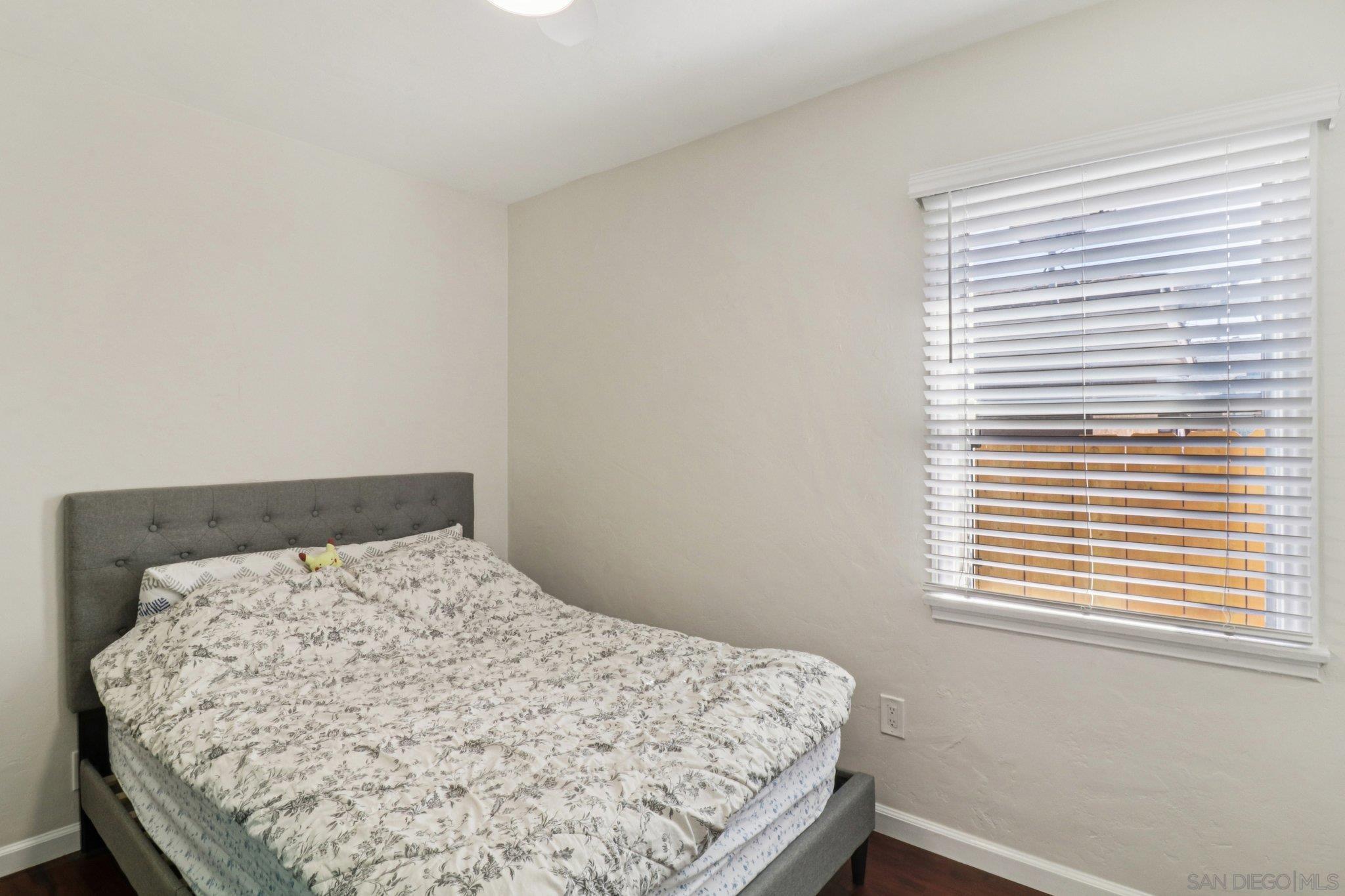 Detail Gallery Image 17 of 58 For 2170  Ocean View Blvd, San Diego,  CA 92113 - 3 Beds | 1 Baths