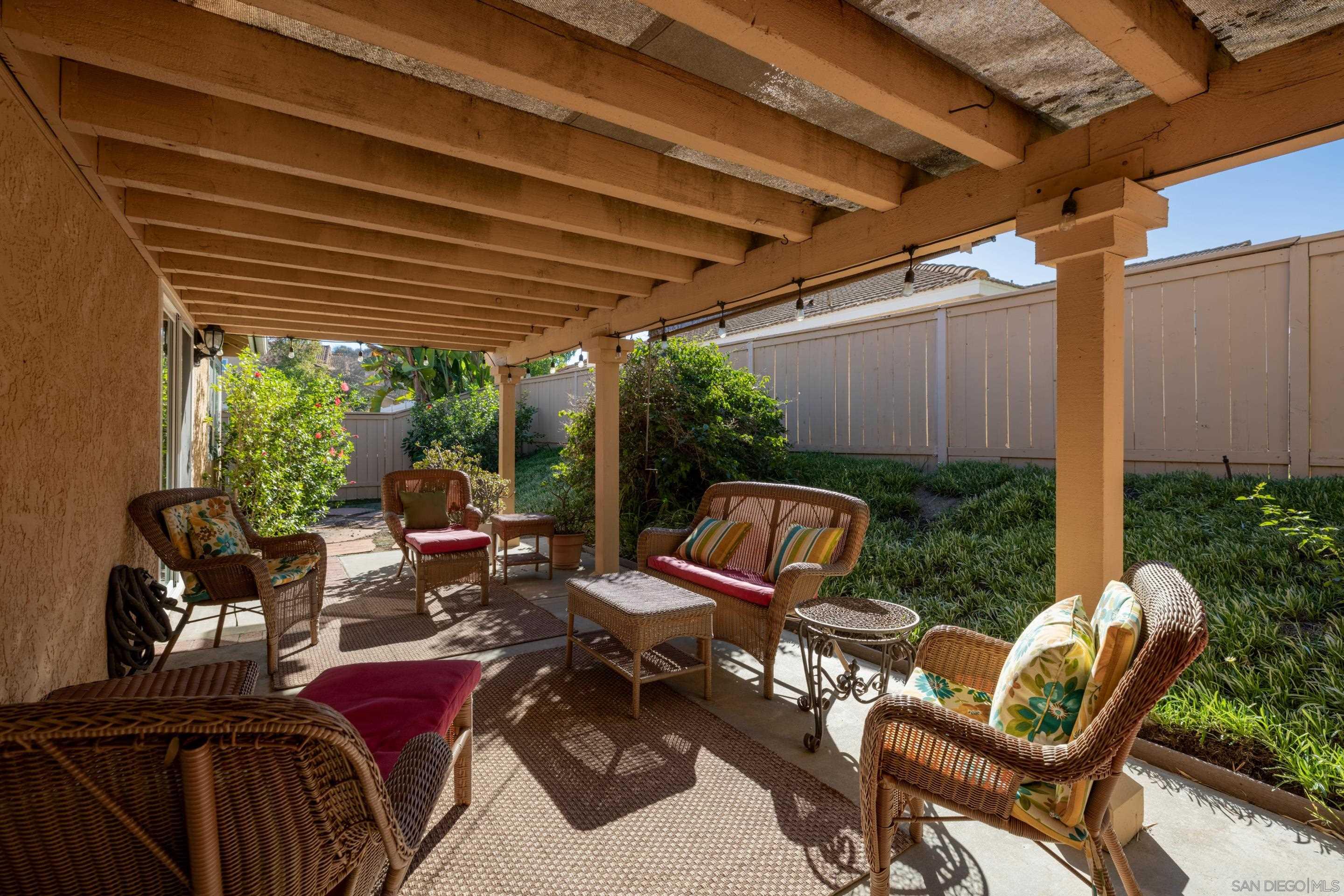 Detail Gallery Image 11 of 12 For 15610  Corte Raposo, San Diego,  CA 92127 - 4 Beds | 2 Baths