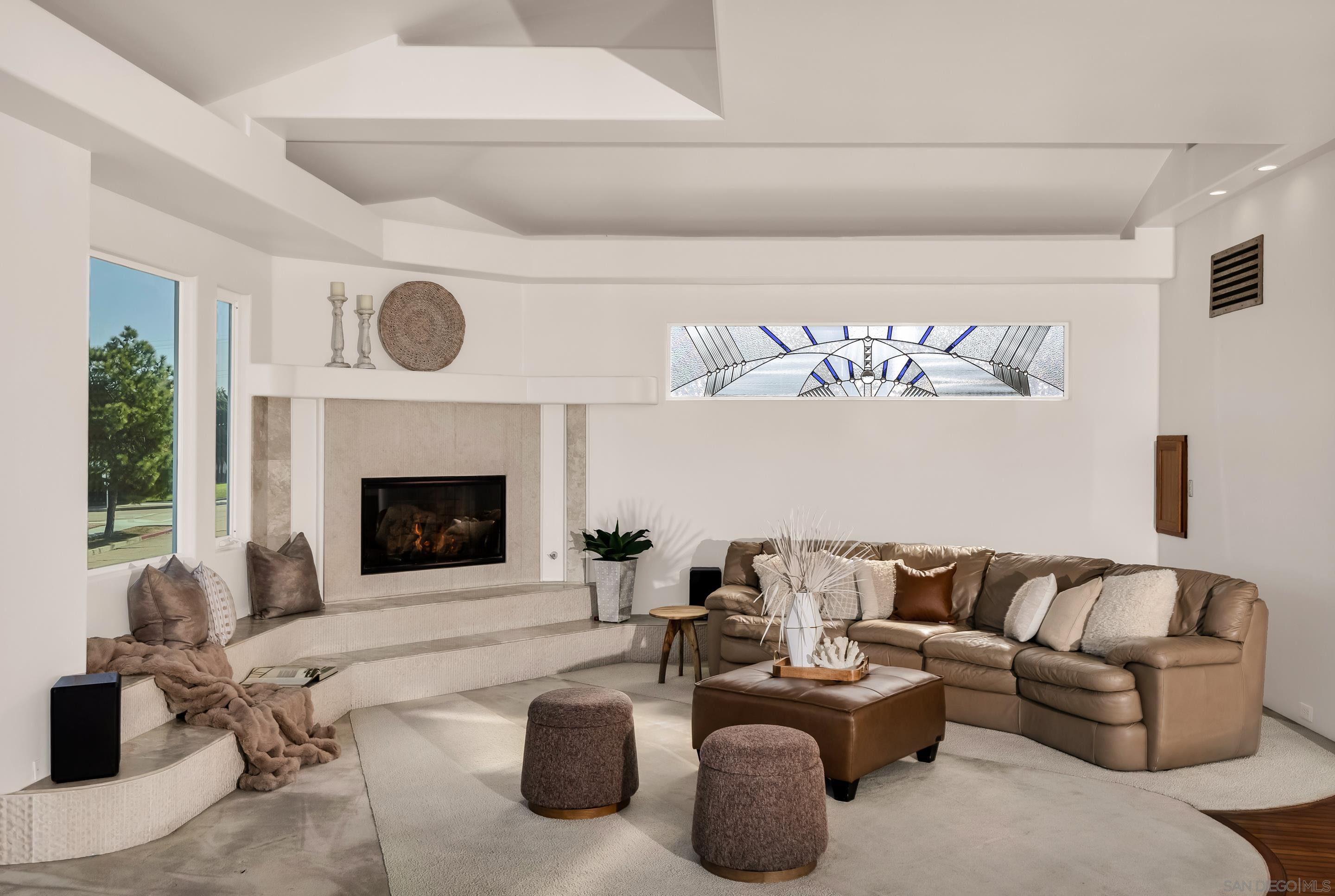 Detail Gallery Image 13 of 75 For 4527  Narragansett Ave, San Diego,  CA 92107 - 5 Beds | 4/1 Baths