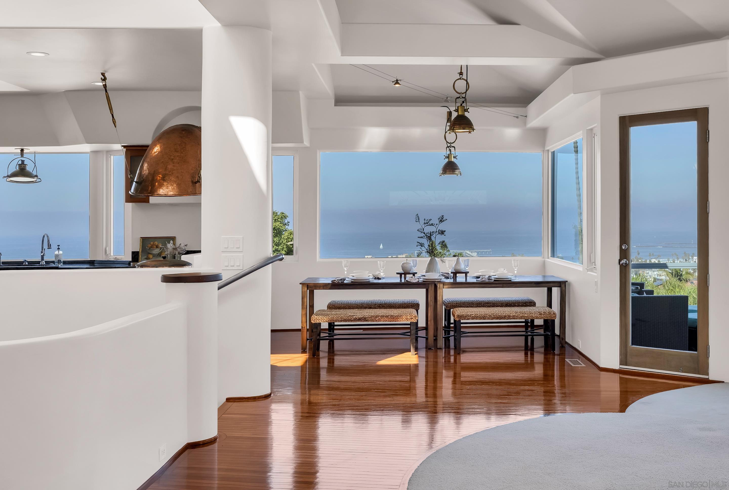 Detail Gallery Image 8 of 75 For 4527  Narragansett Ave, San Diego,  CA 92107 - 5 Beds | 4/1 Baths