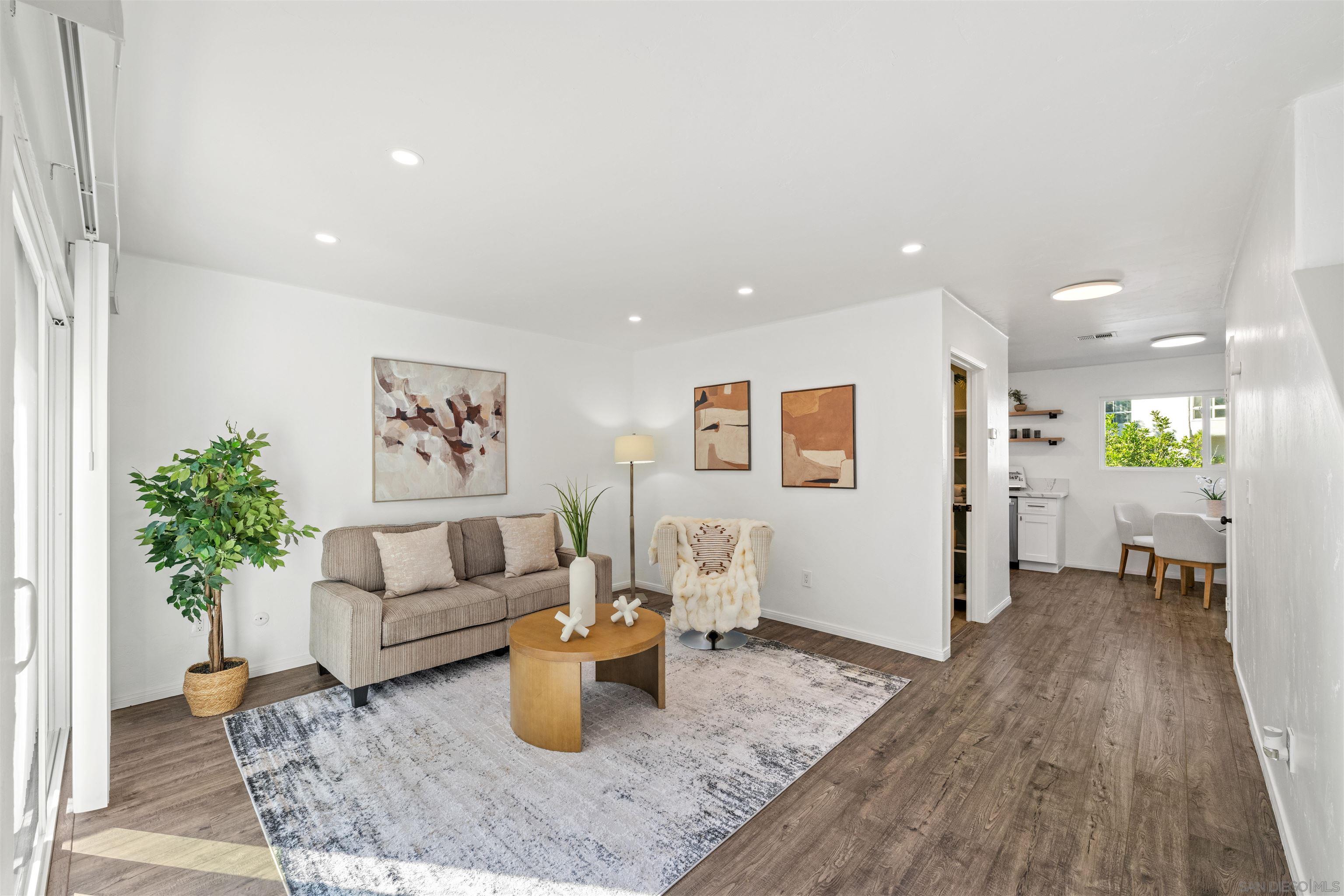 Front Image Thumbnail for SD250043084