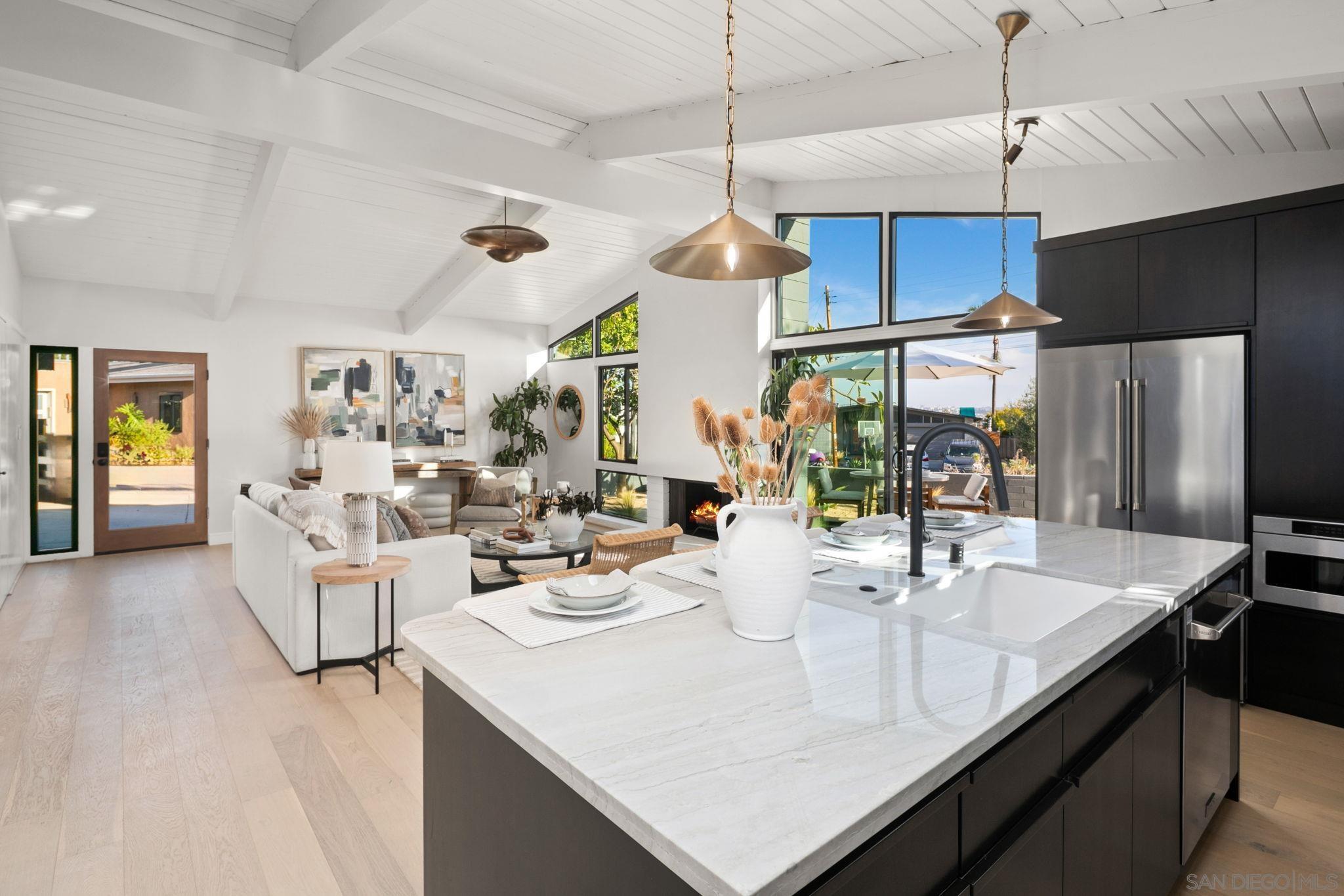 Detail Gallery Image 12 of 49 For 2526  Aster St, San Diego,  CA 92109 - 4 Beds | 2 Baths