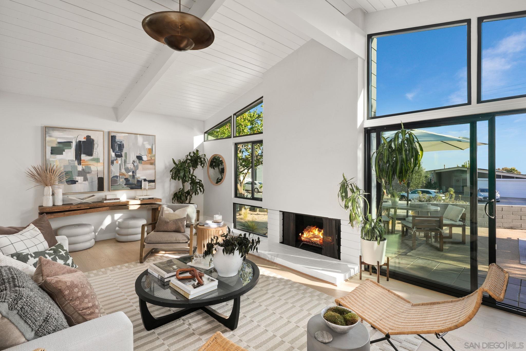 Detail Gallery Image 4 of 49 For 2526  Aster St, San Diego,  CA 92109 - 4 Beds | 2 Baths