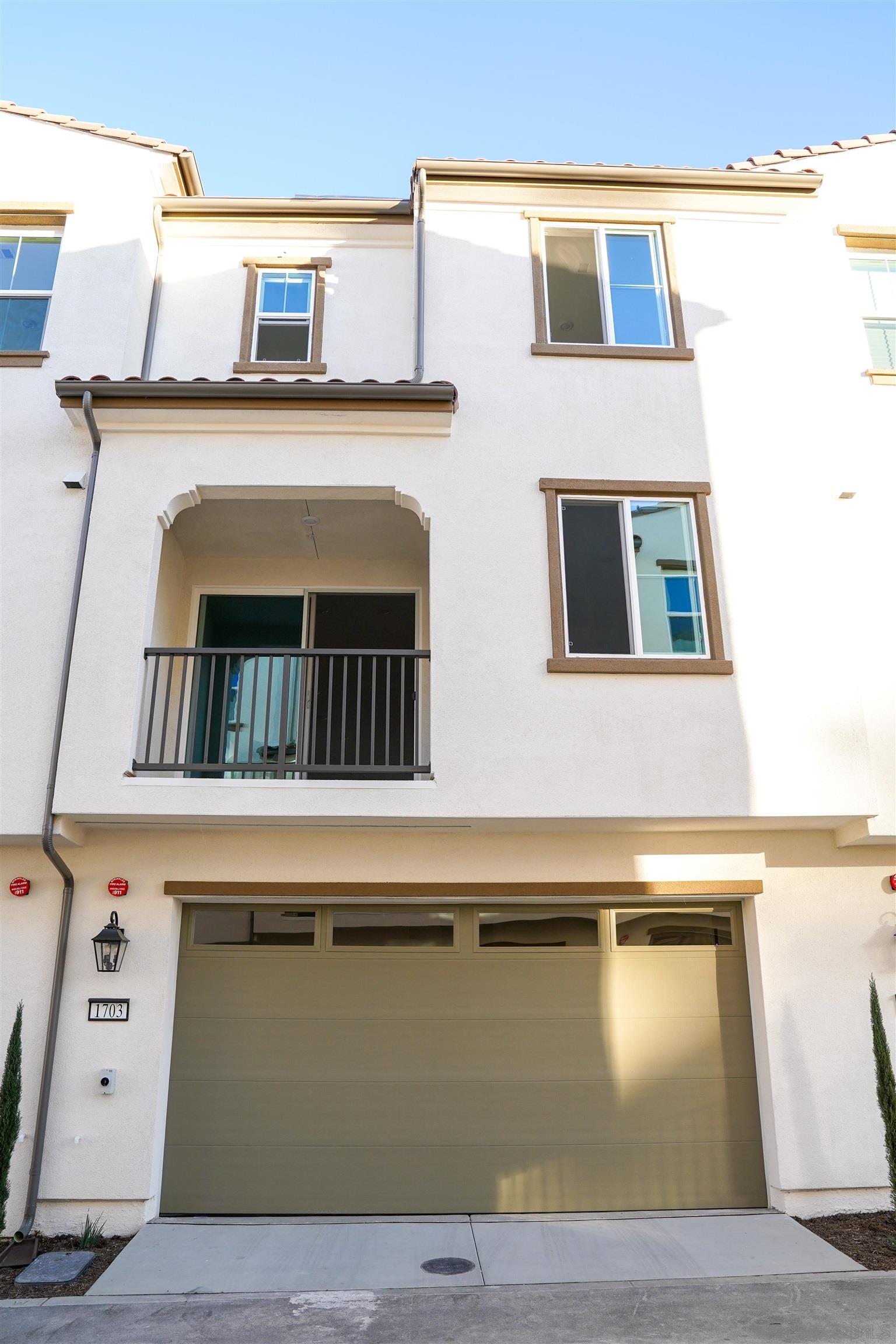 Front Image Thumbnail for SD250043089