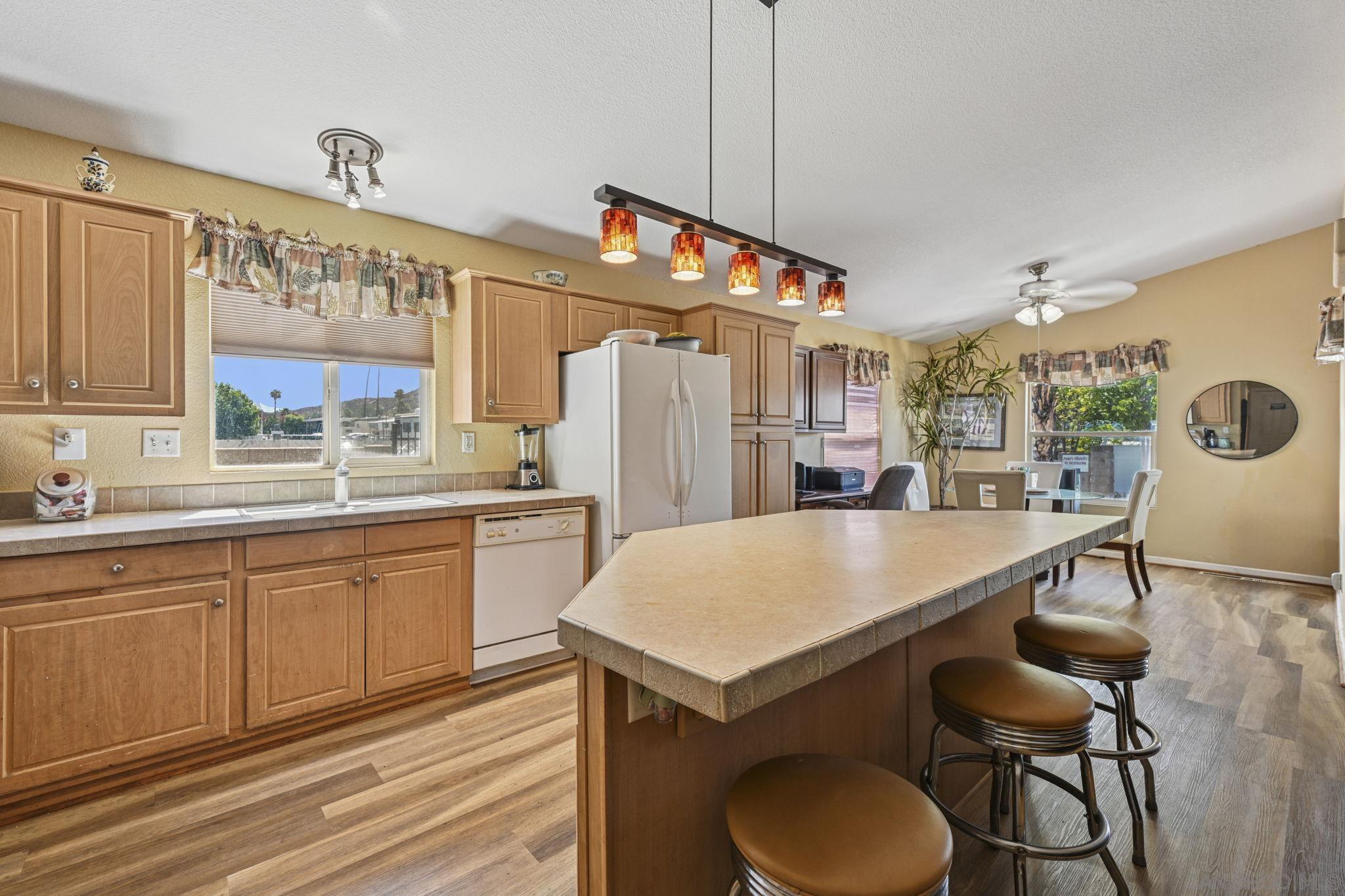 Detail Gallery Image 13 of 24 For 500  Bahama Drive, Hemet,  CA 92543 - 4 Beds | 3 Baths