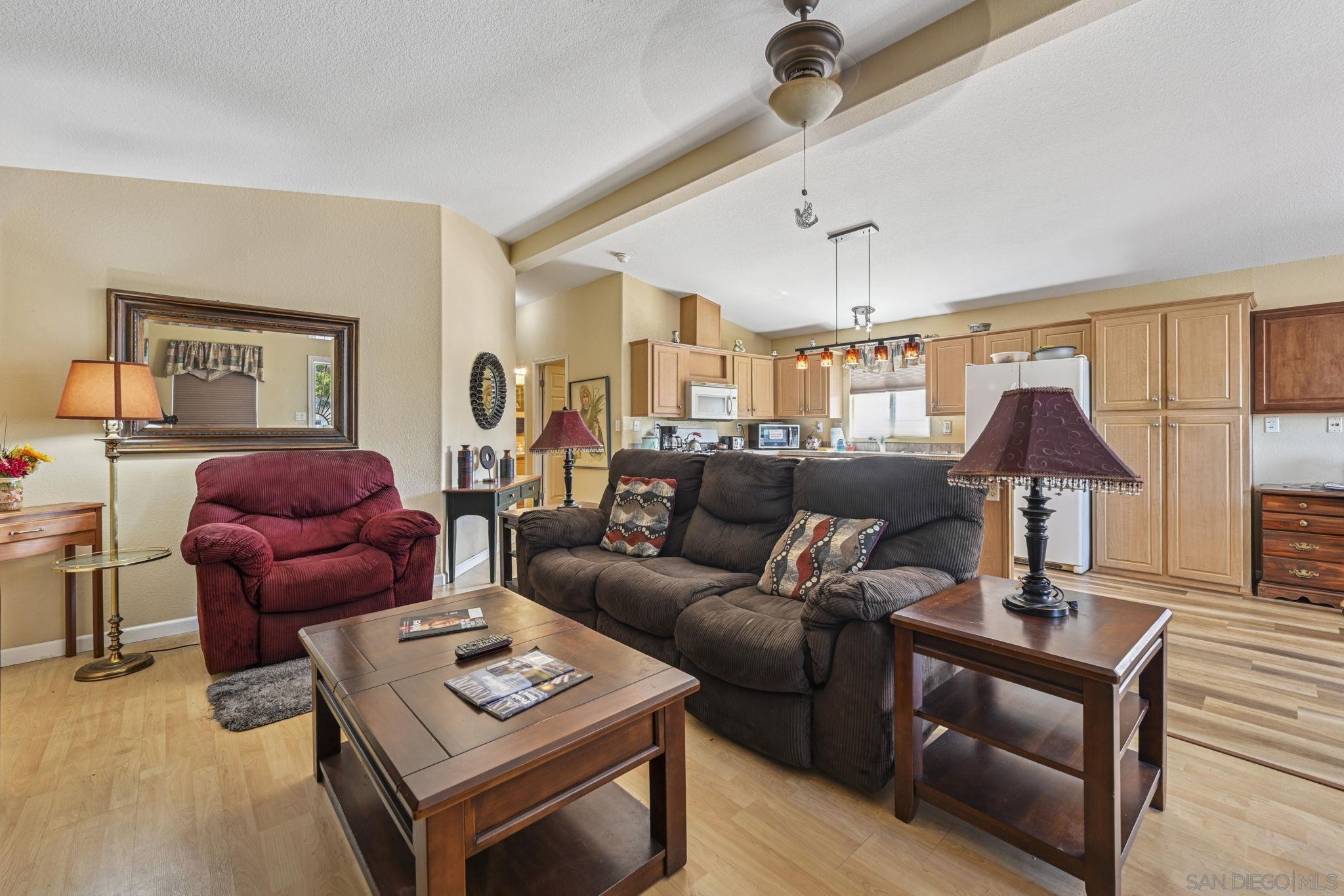 Detail Gallery Image 8 of 24 For 500  Bahama Drive, Hemet,  CA 92543 - 4 Beds | 3 Baths