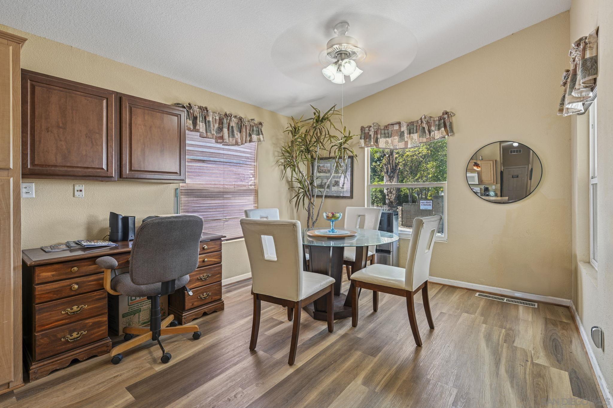 Detail Gallery Image 9 of 24 For 500  Bahama Drive, Hemet,  CA 92543 - 4 Beds | 3 Baths